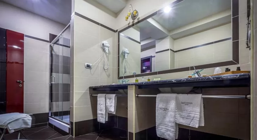 room service in Hotel Daytona Palace