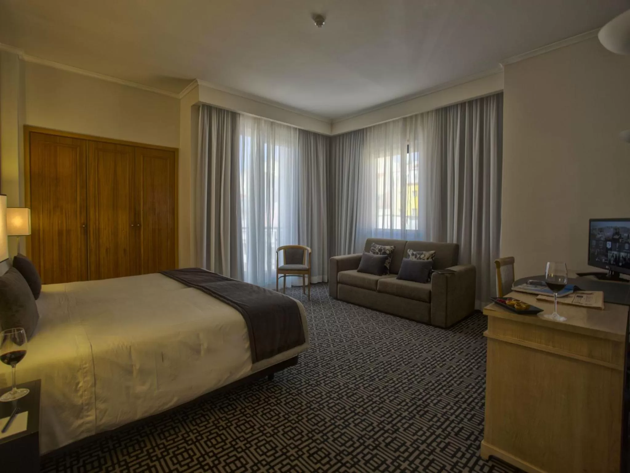 Photo of the whole room, Bed in Hotel Mundial