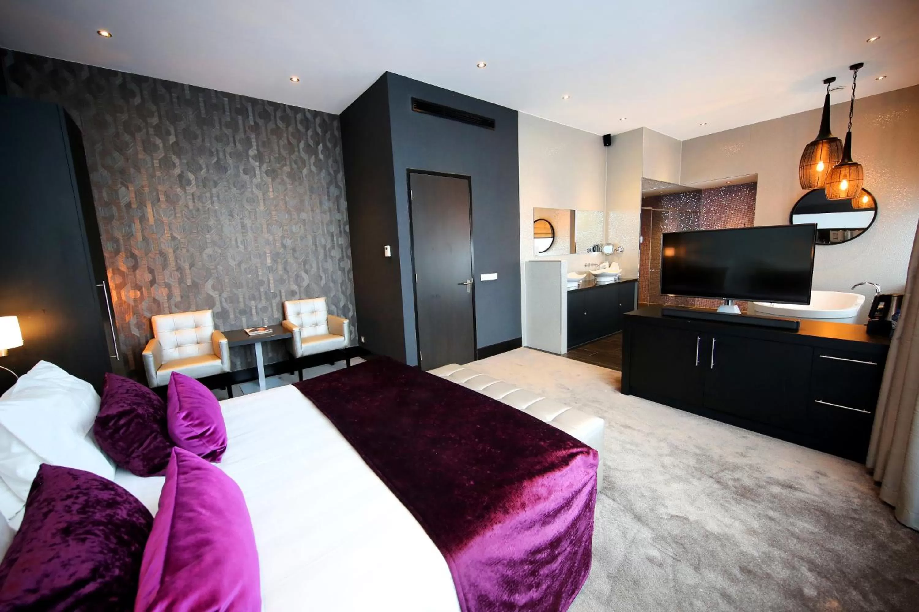 Photo of the whole room, Bed in Van Der Valk Hotel Almere