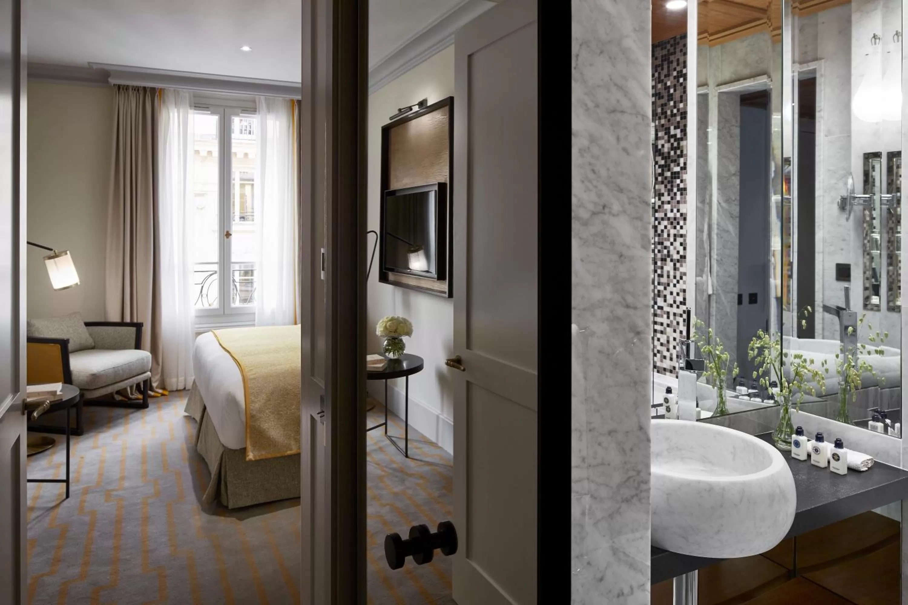 Photo of the whole room in Hotel Montalembert