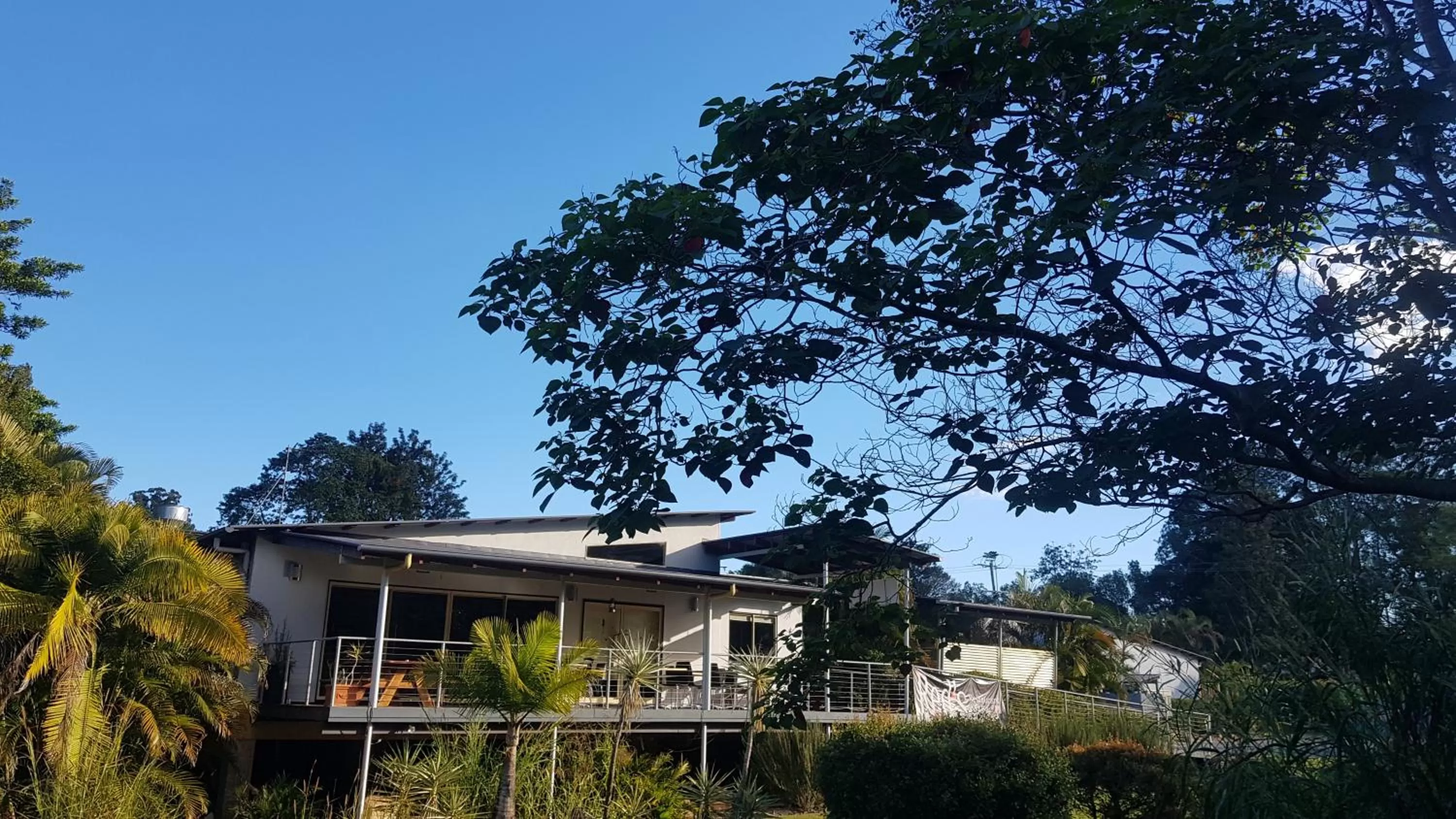 Property building in Red Bridge Motor Inn