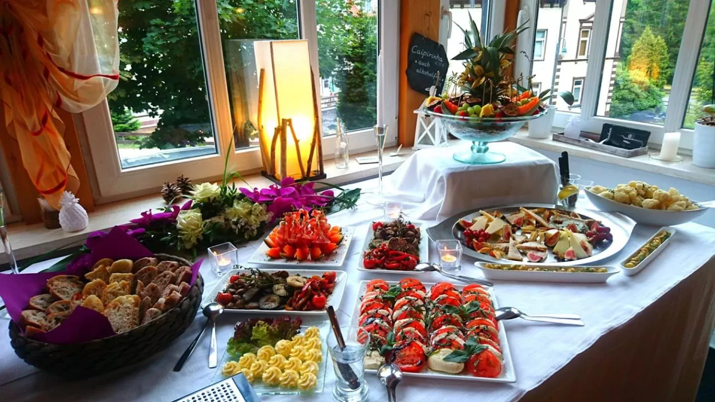 Restaurant/places to eat in Pension Waldschlösschen