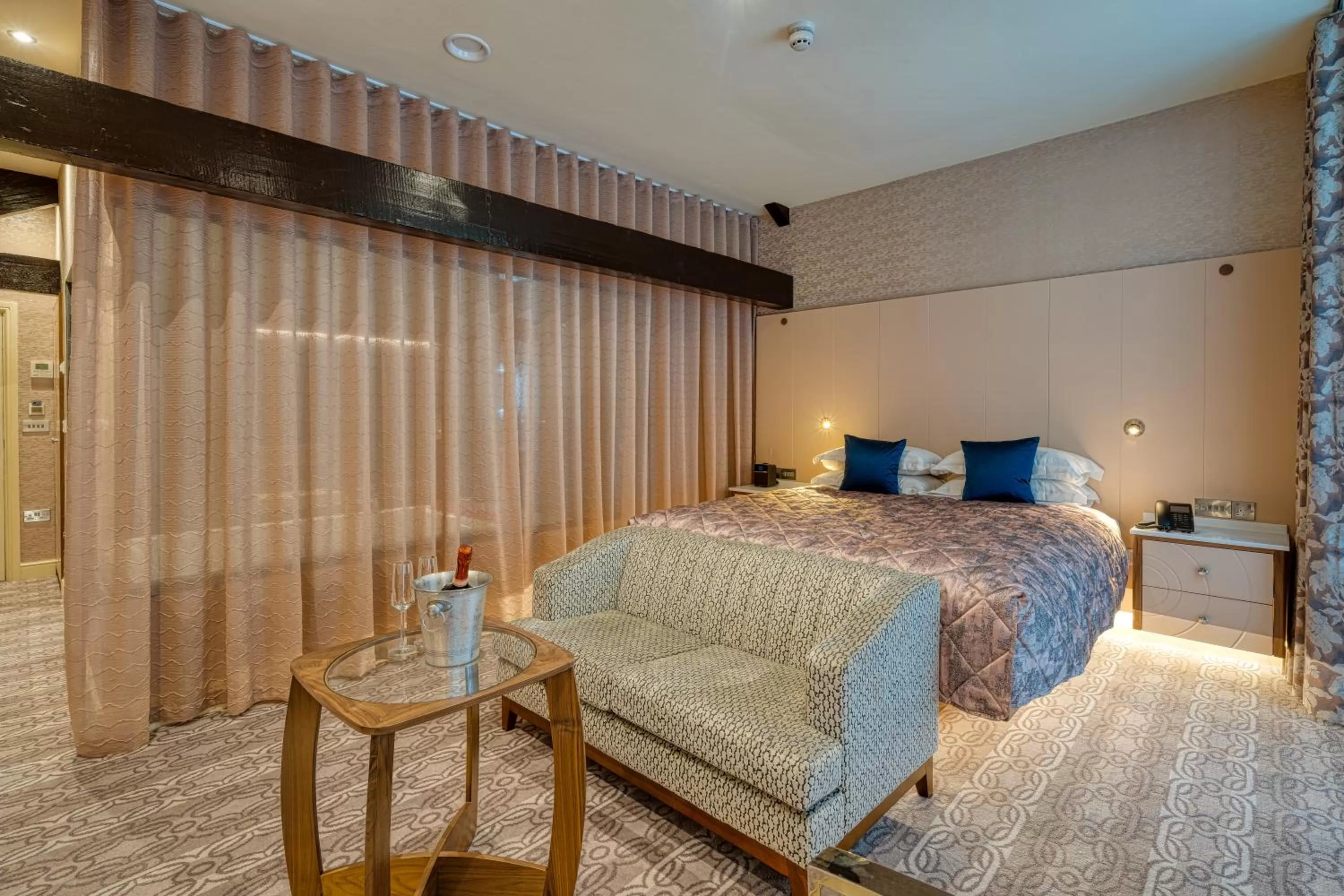 Bed in Ambleside Salutation Hotel & Spa