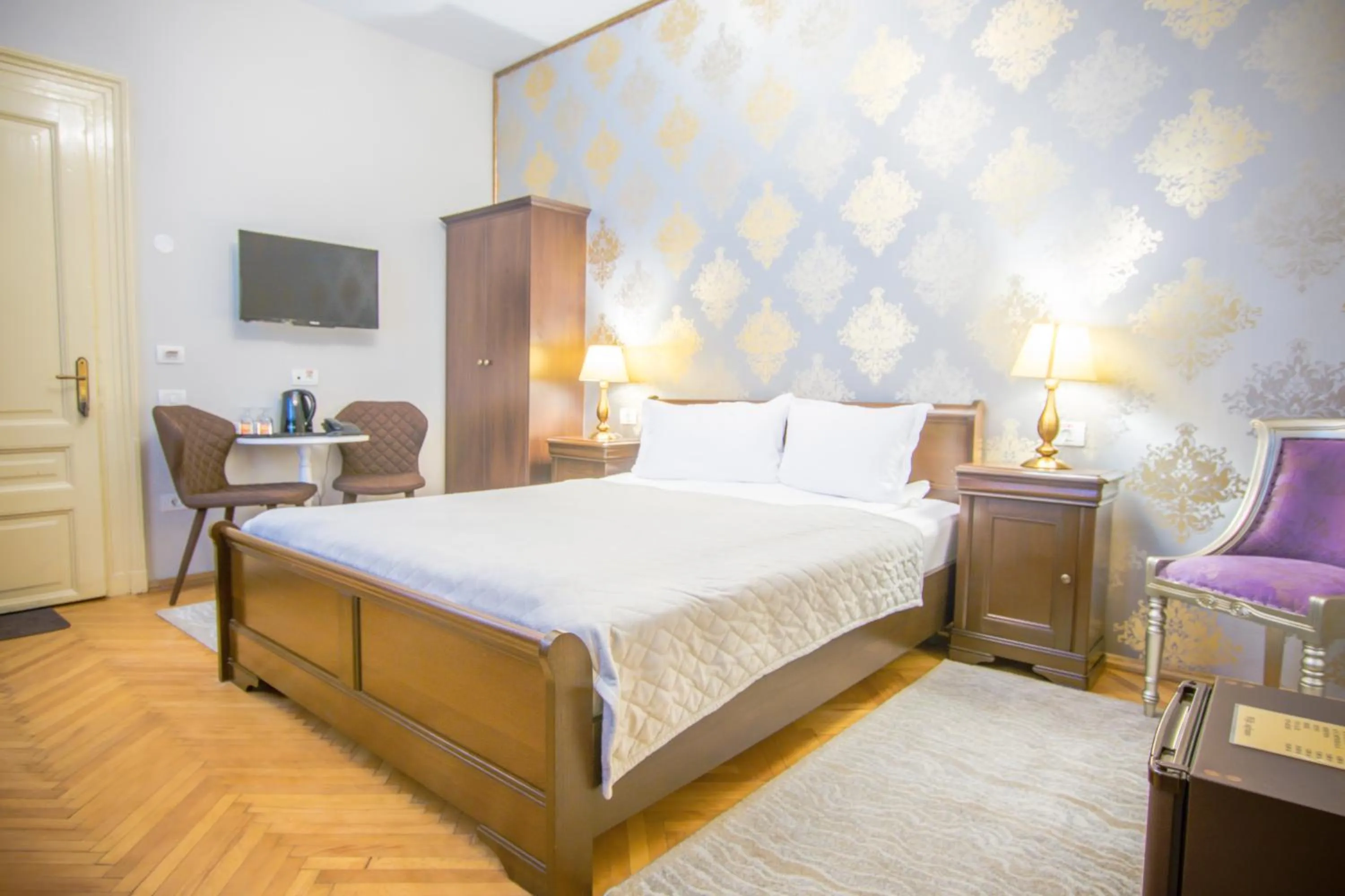 Bedroom, Bed in Safrano Palace