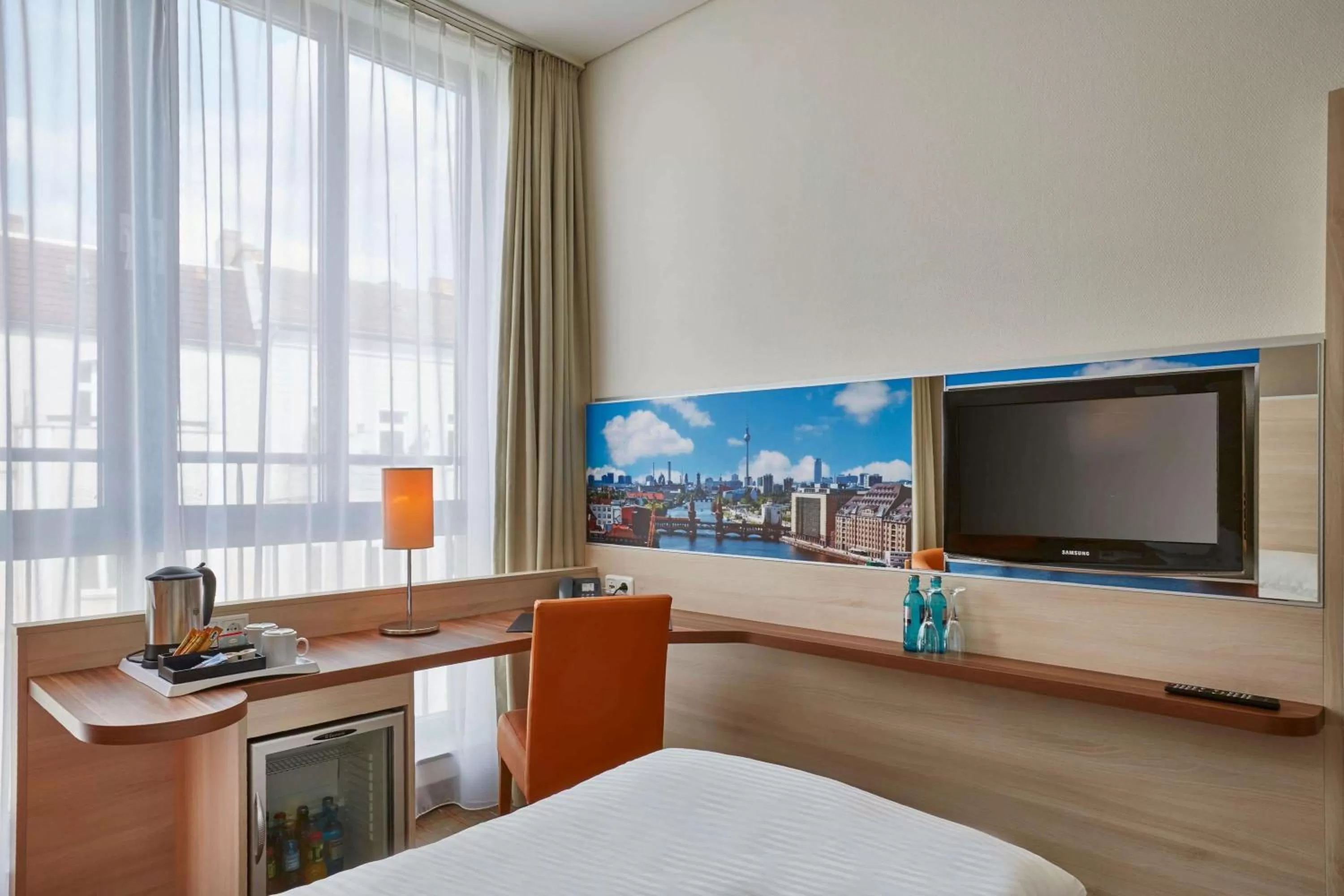 Photo of the whole room, Bed in H+ Hotel Berlin Mitte