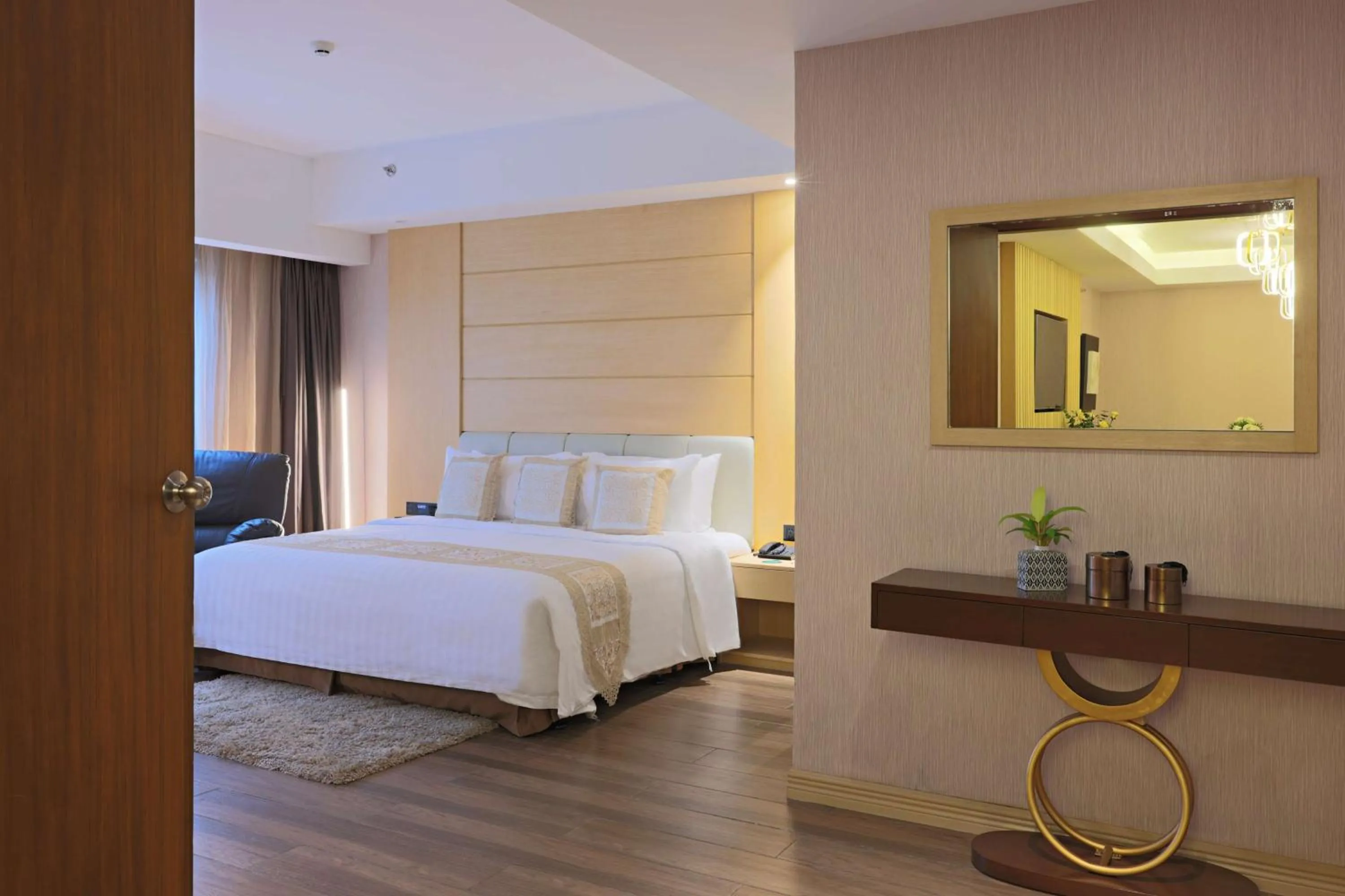 Bedroom, Bed in Best Western Plus Metro Clark