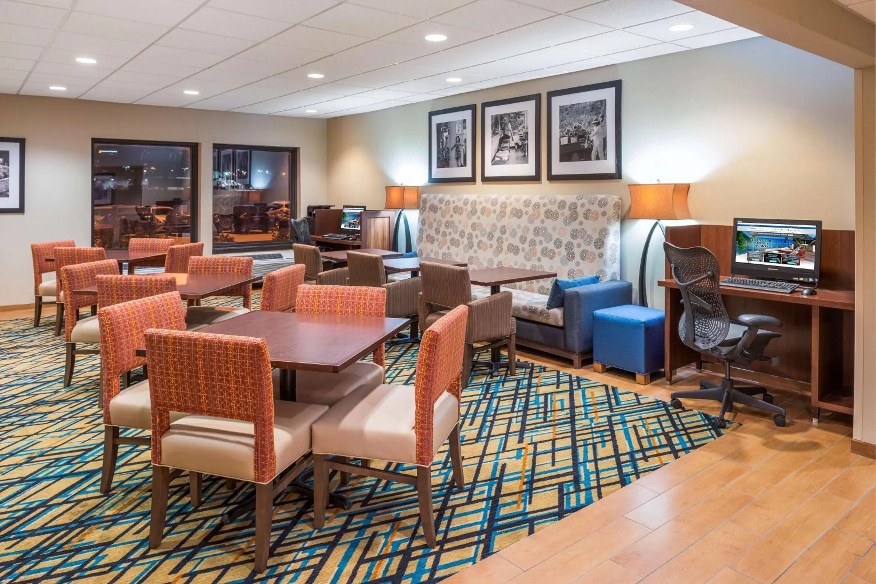 Business facilities in Hampton Inn Columbia