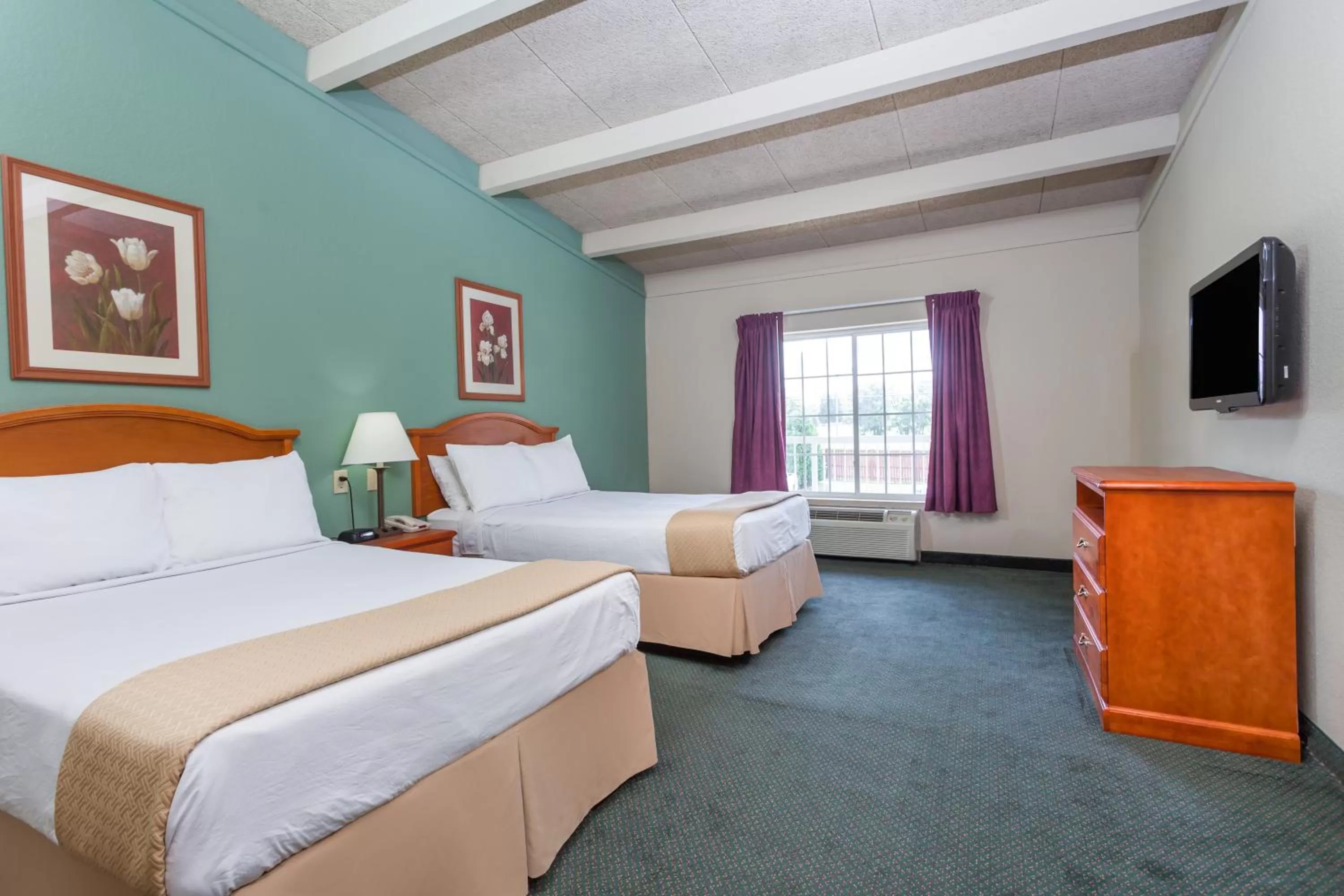 Double Room with Two Double Beds - Smoking in Days Inn & Suites by Wyndham Lexington