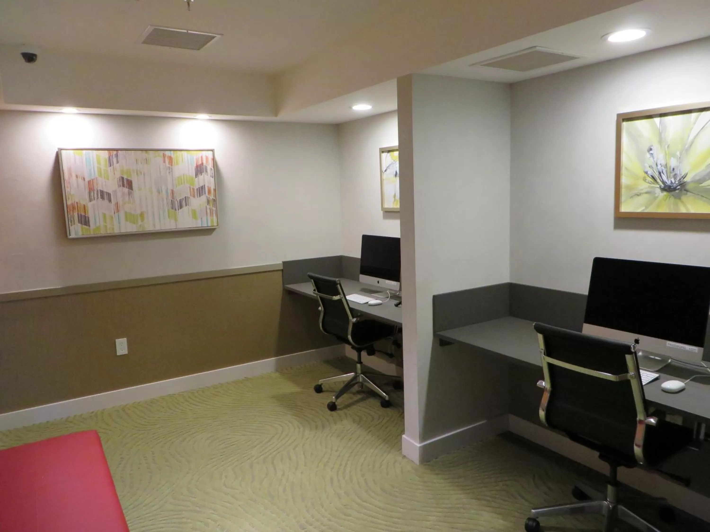 Business facilities in Hotel Aventura