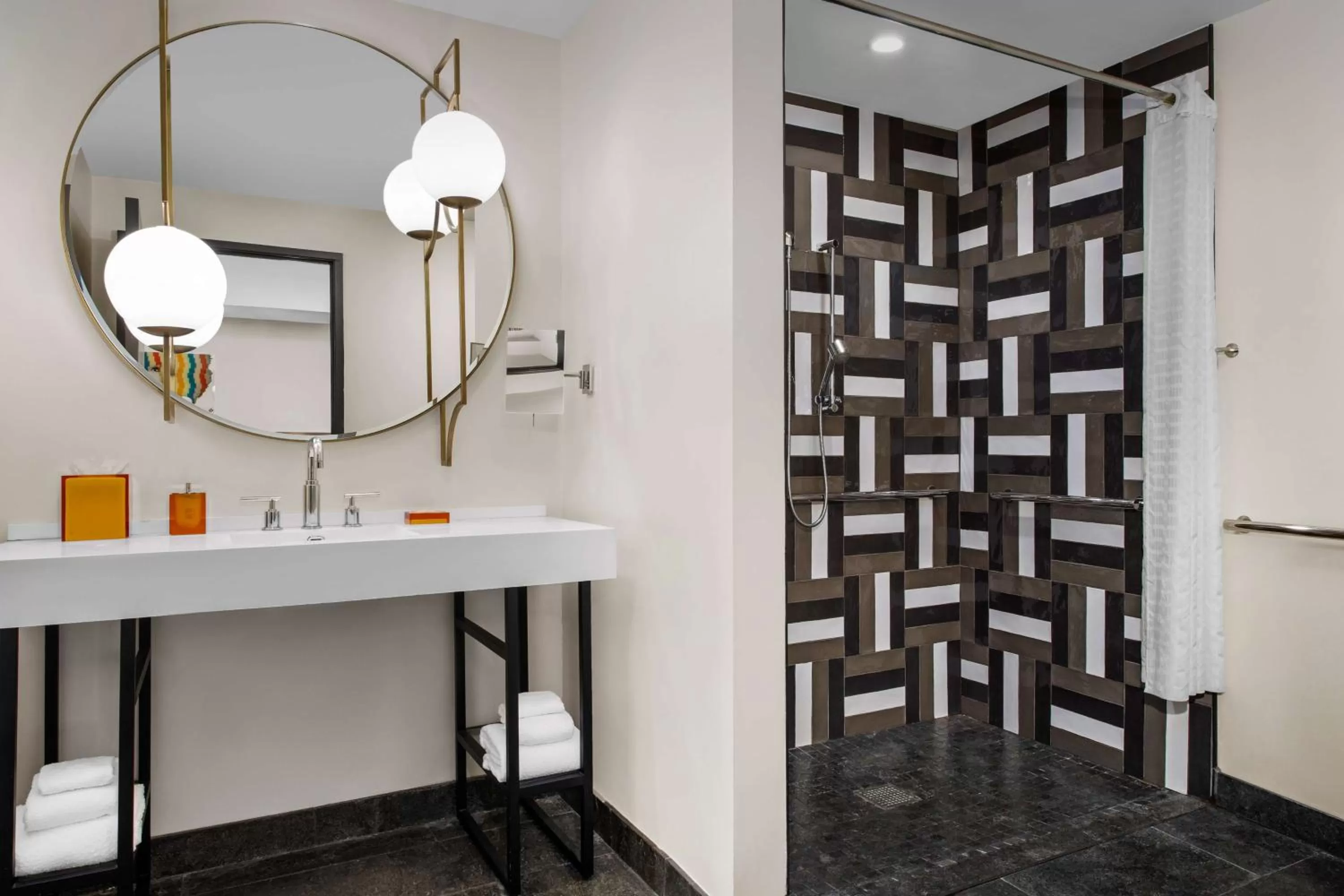 Bathroom in The Troubadour Hotel New Orleans