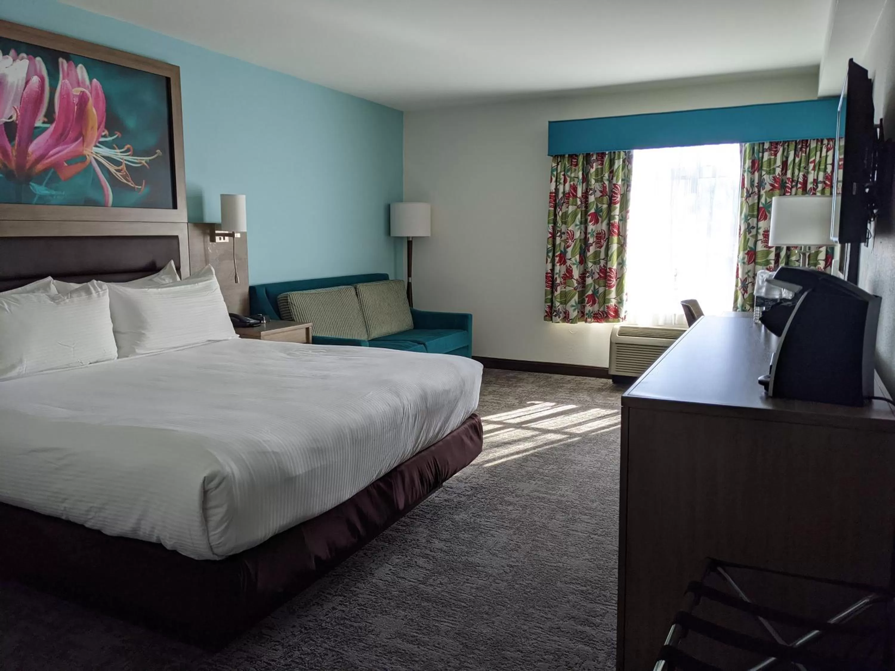 Bedroom, Bed in Rod 'N' Reel Resort