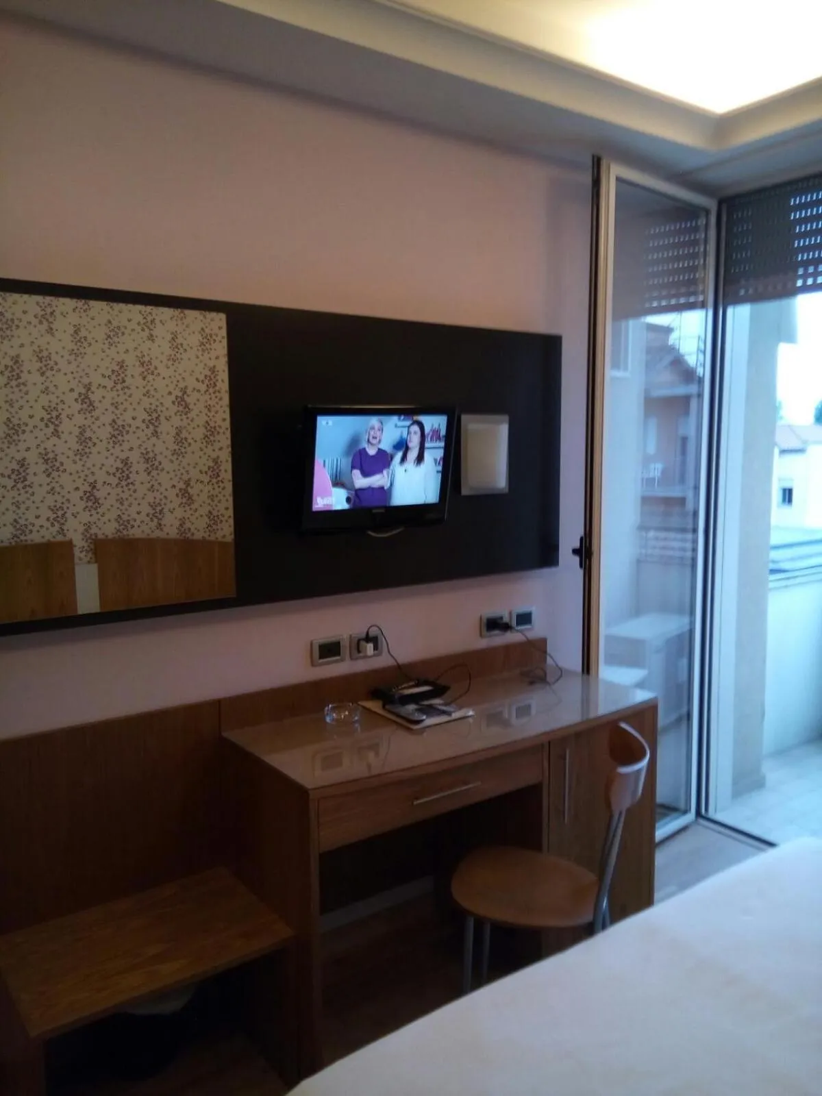 Communal lounge/ TV room, Bed in ACasaMia WelcHome Hotel