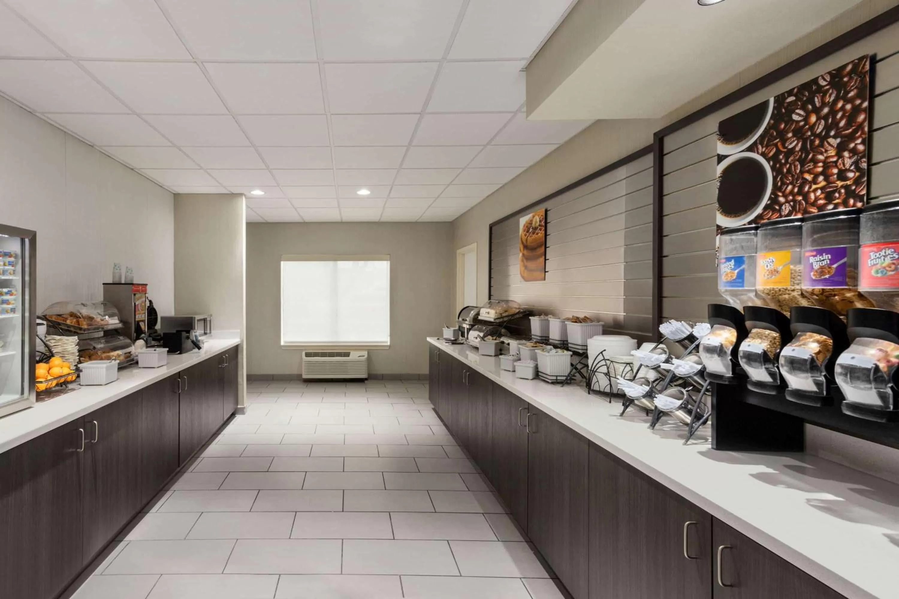 Restaurant/places to eat in Baymont by Wyndham Springfield I-44