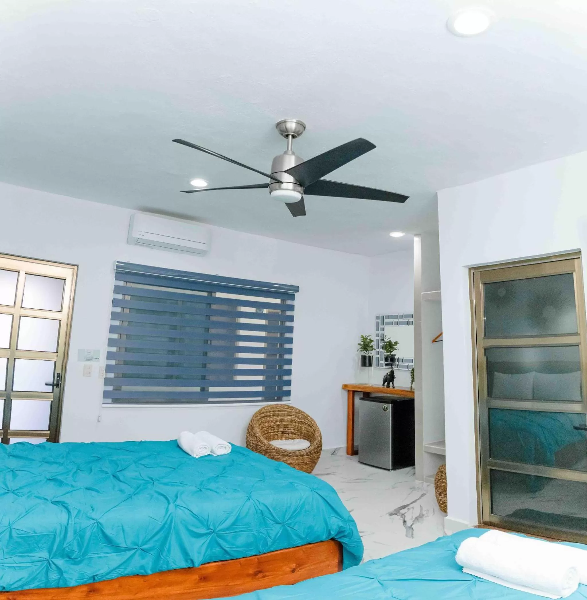 Photo of the whole room, Bed in Hotel Naomi City center