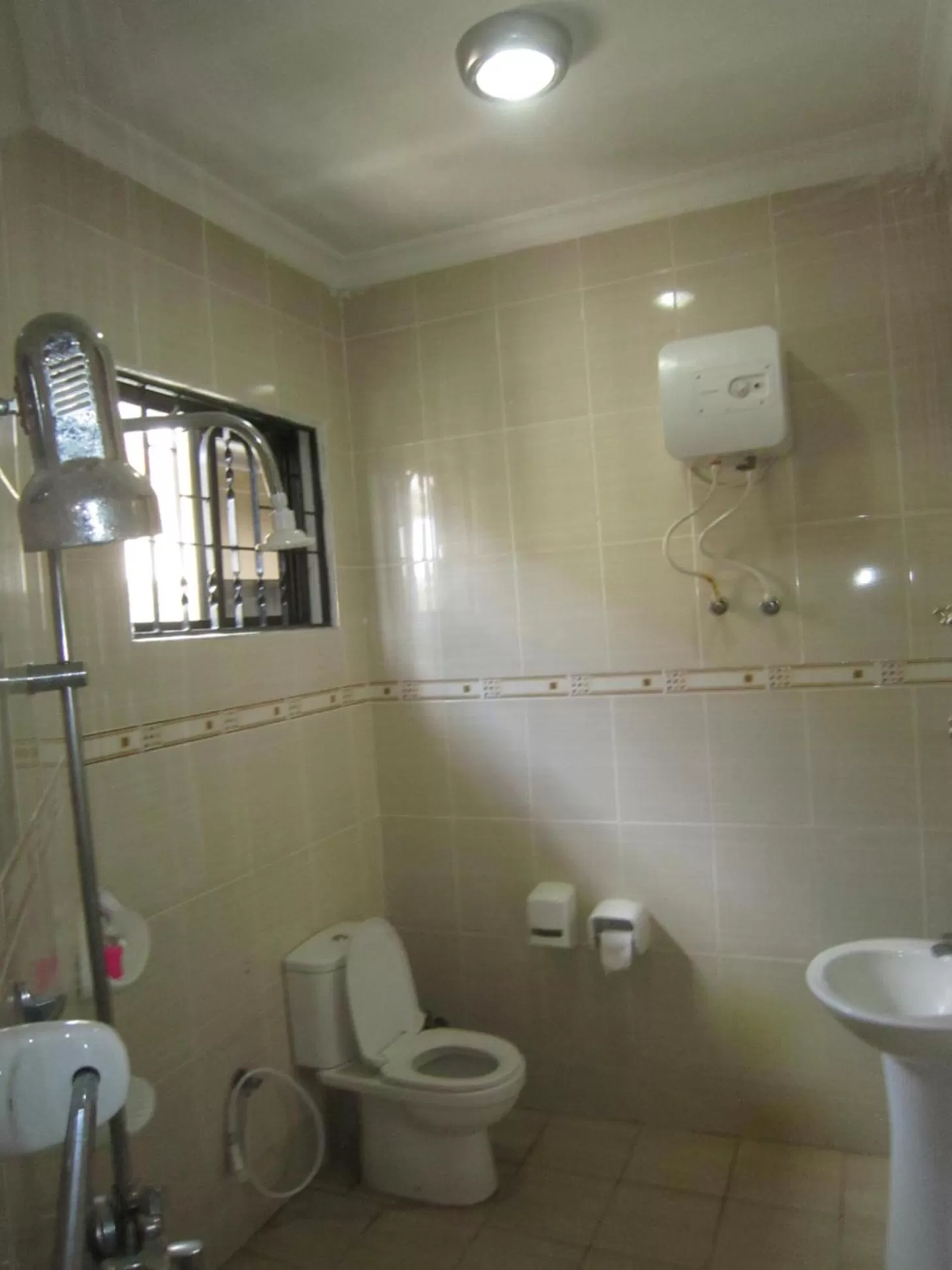 Toilet in Jakicha Motel