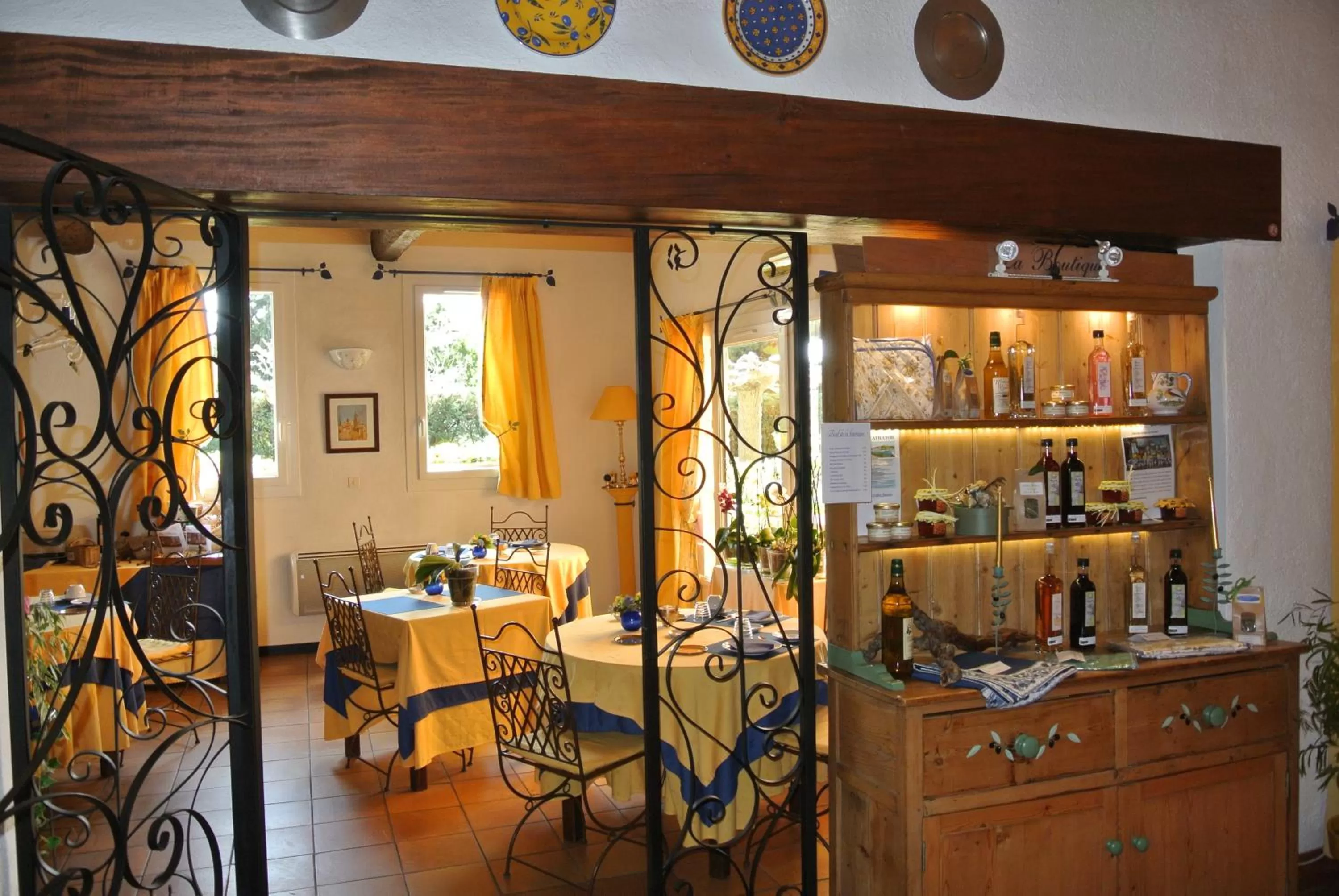 On-site shops in La Vieille Bastide