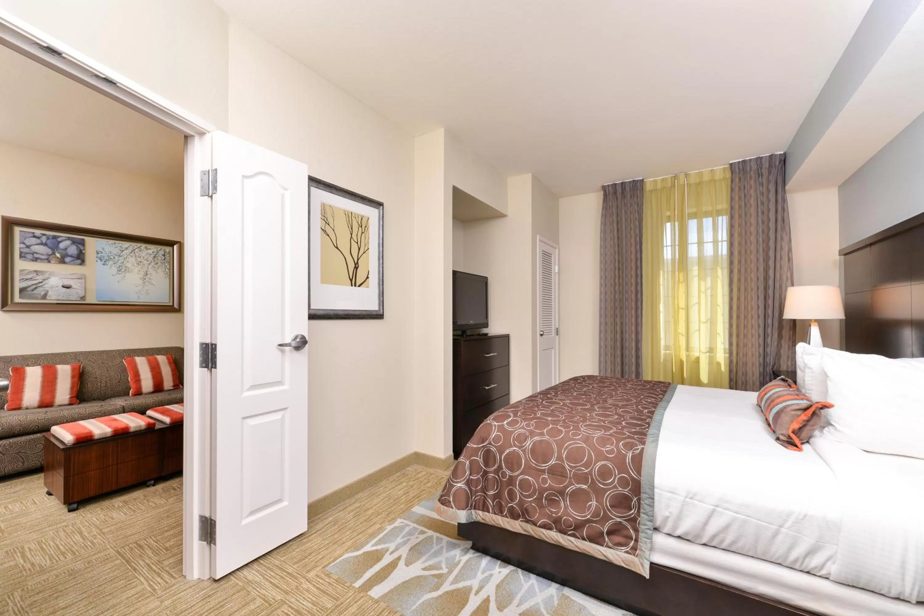 Photo of the whole room, Bed in Staybridge Suites San Antonio-Stone Oak by IHG