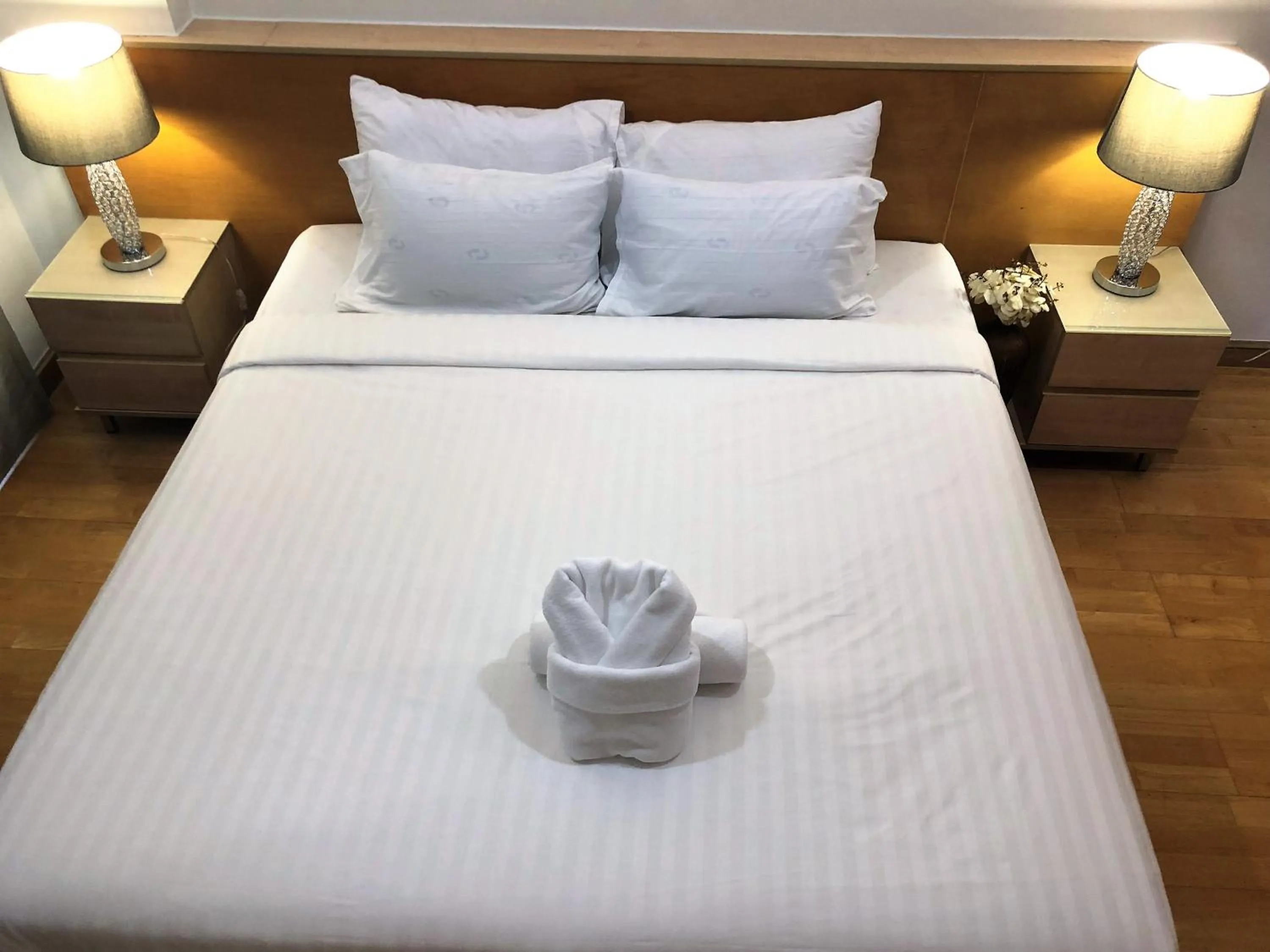 Bedroom, Bed in Twin Peaks Sukhumvit Suites