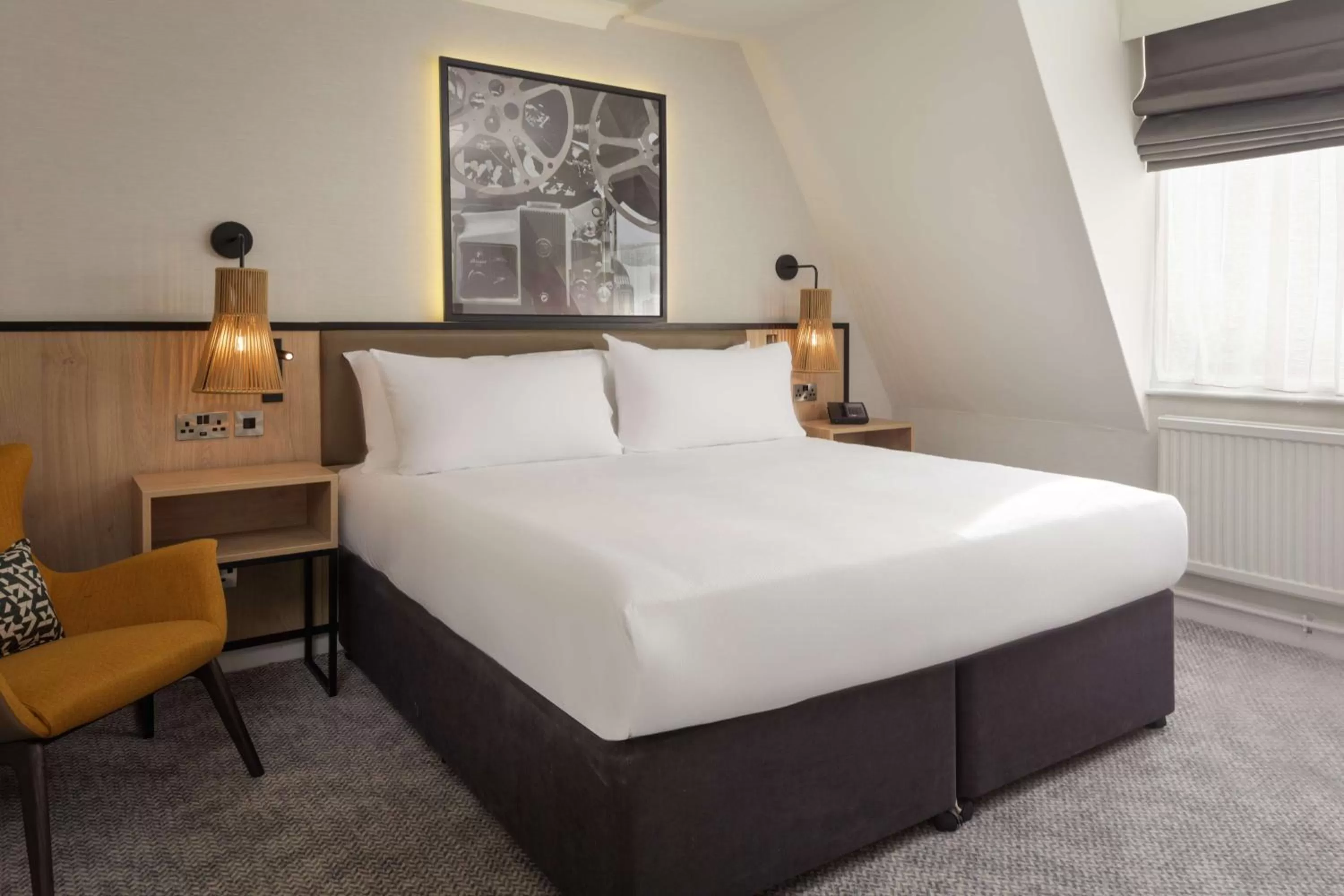 Bed in DoubleTree by Hilton London Elstree