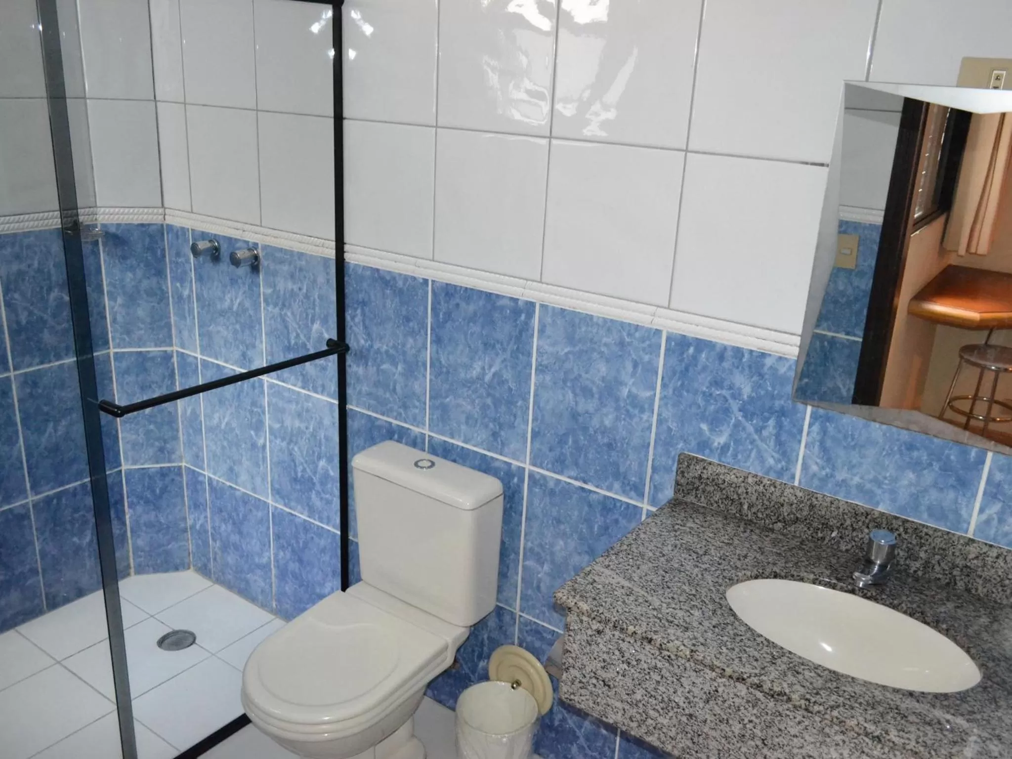 Toilet in Aero Plaza Hotel