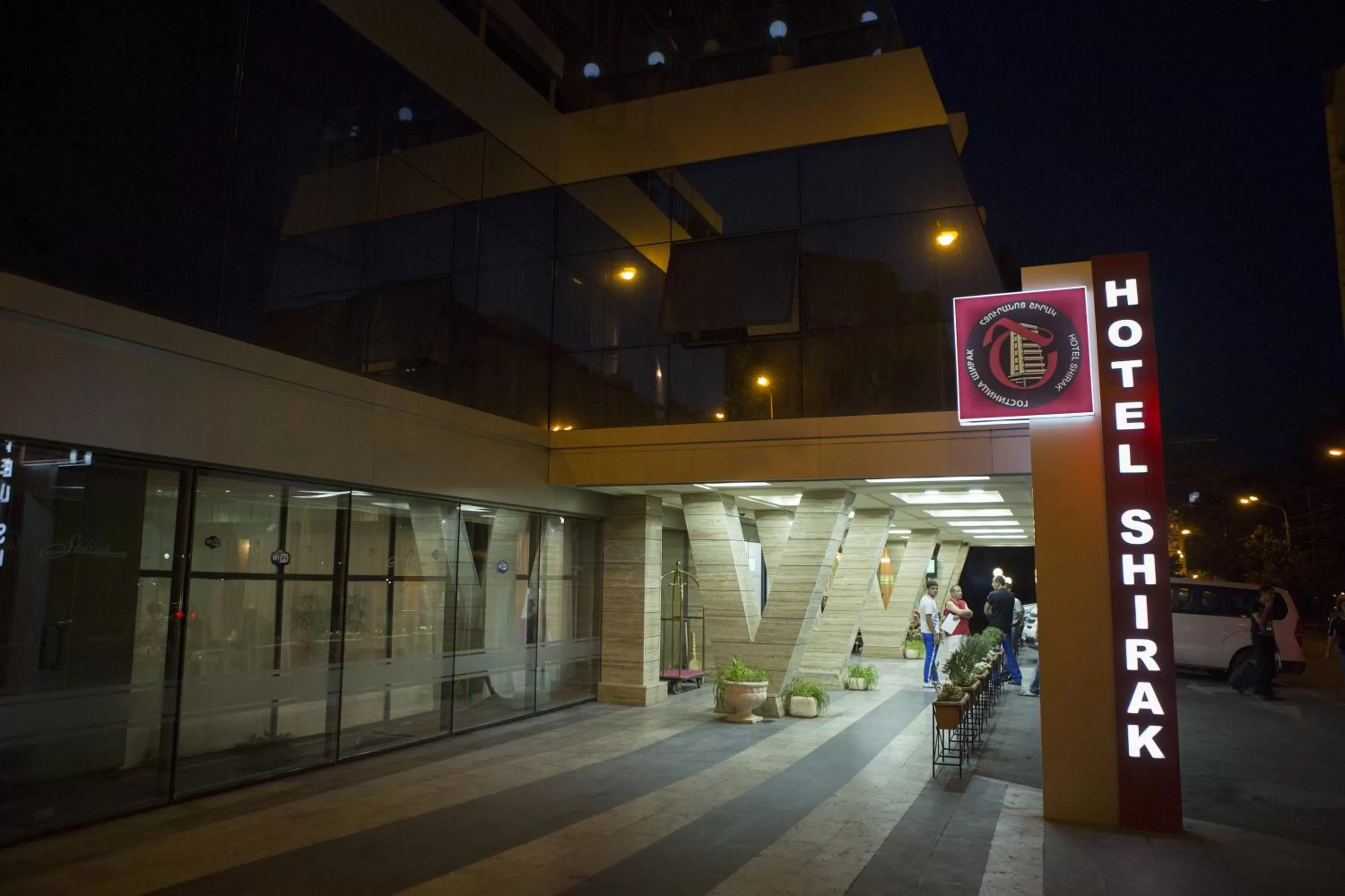 Facade/entrance in Shirak Hotel