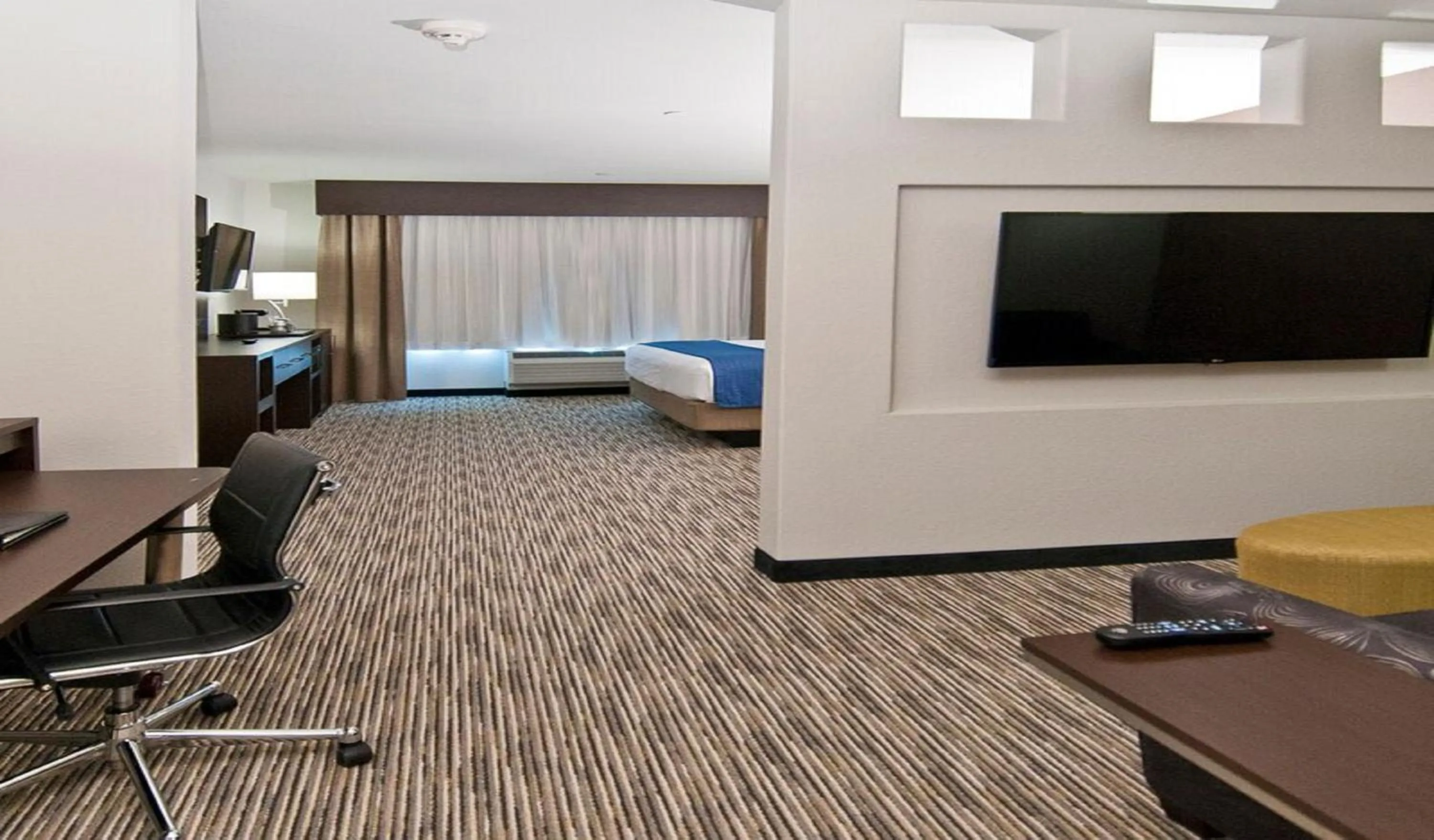 Deluxe Suite - Mobility Accessible - Non-Smoking in Holiday Inn Austin Airport by IHG