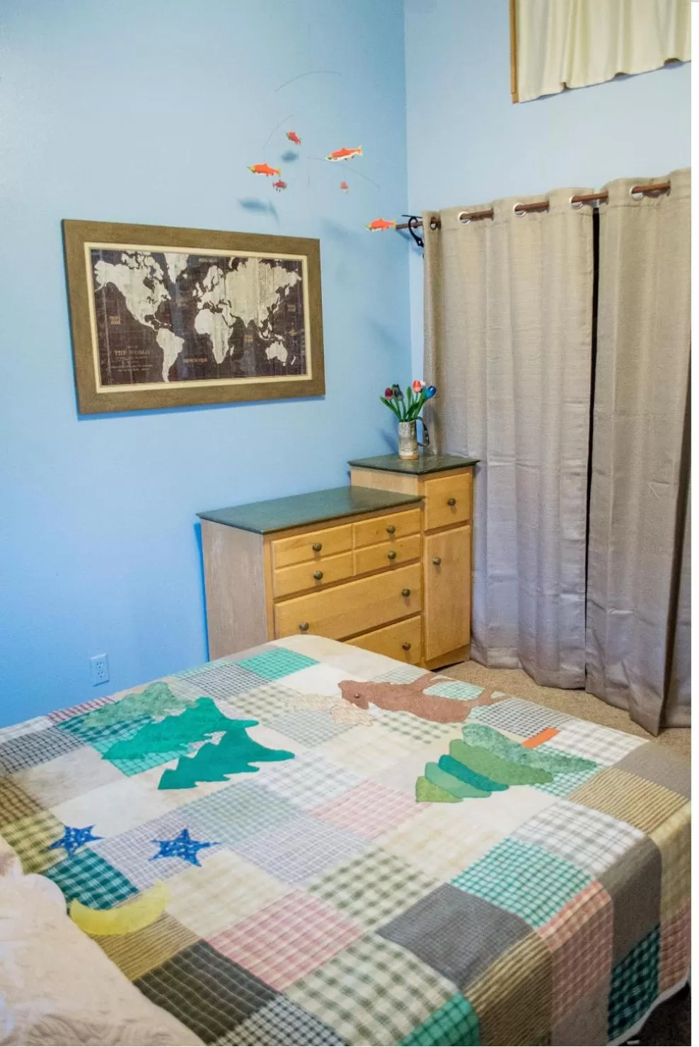 Bed in Pioneer Inn Downtown