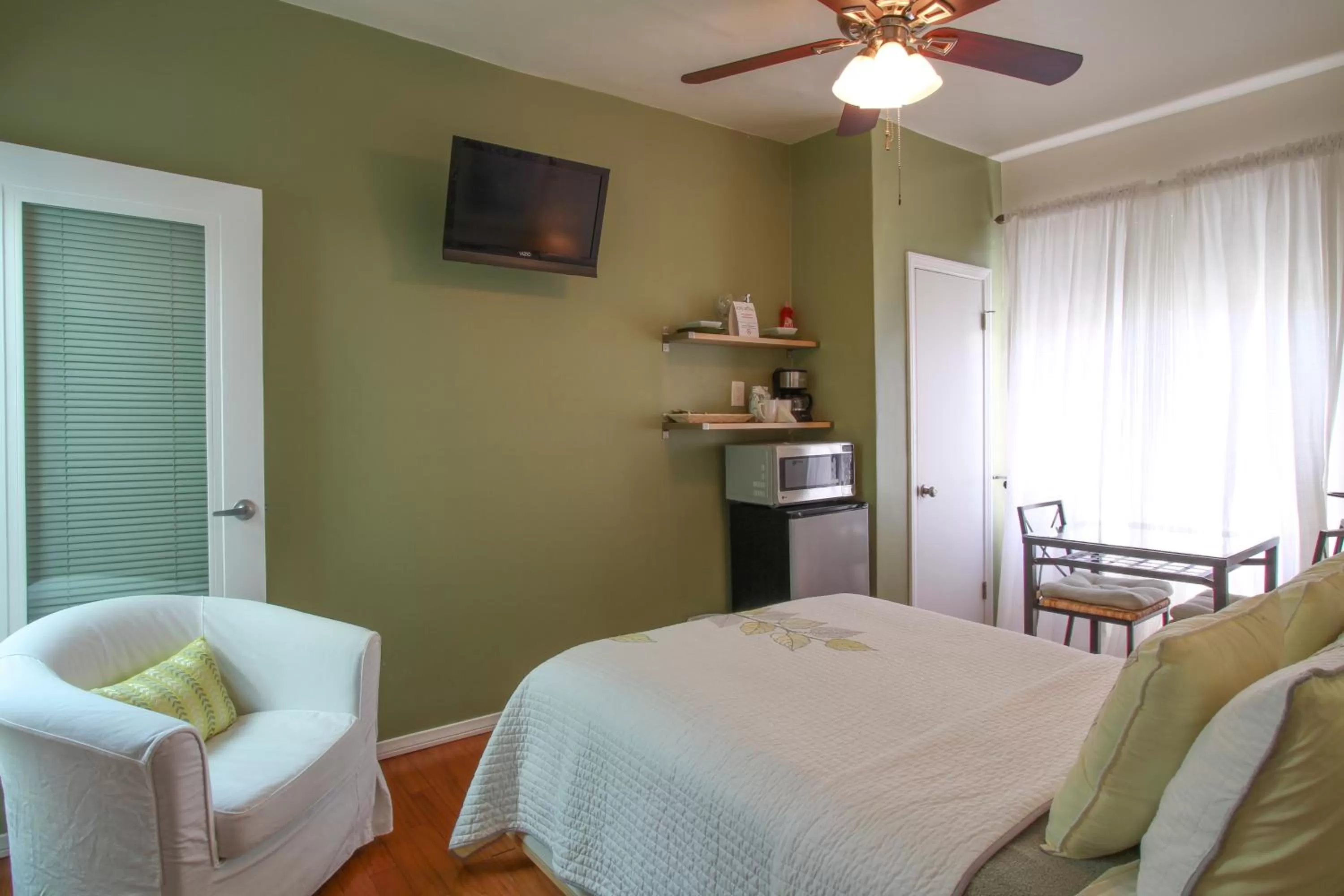 Photo of the whole room, Bed in Hotel Royal