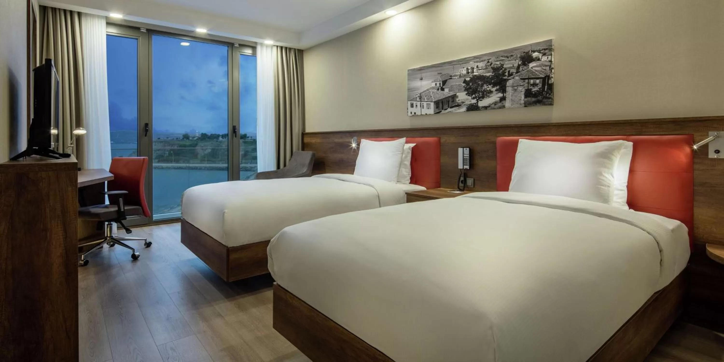 Bedroom, Bed in Hampton by Hilton Canakkale Gelibolu