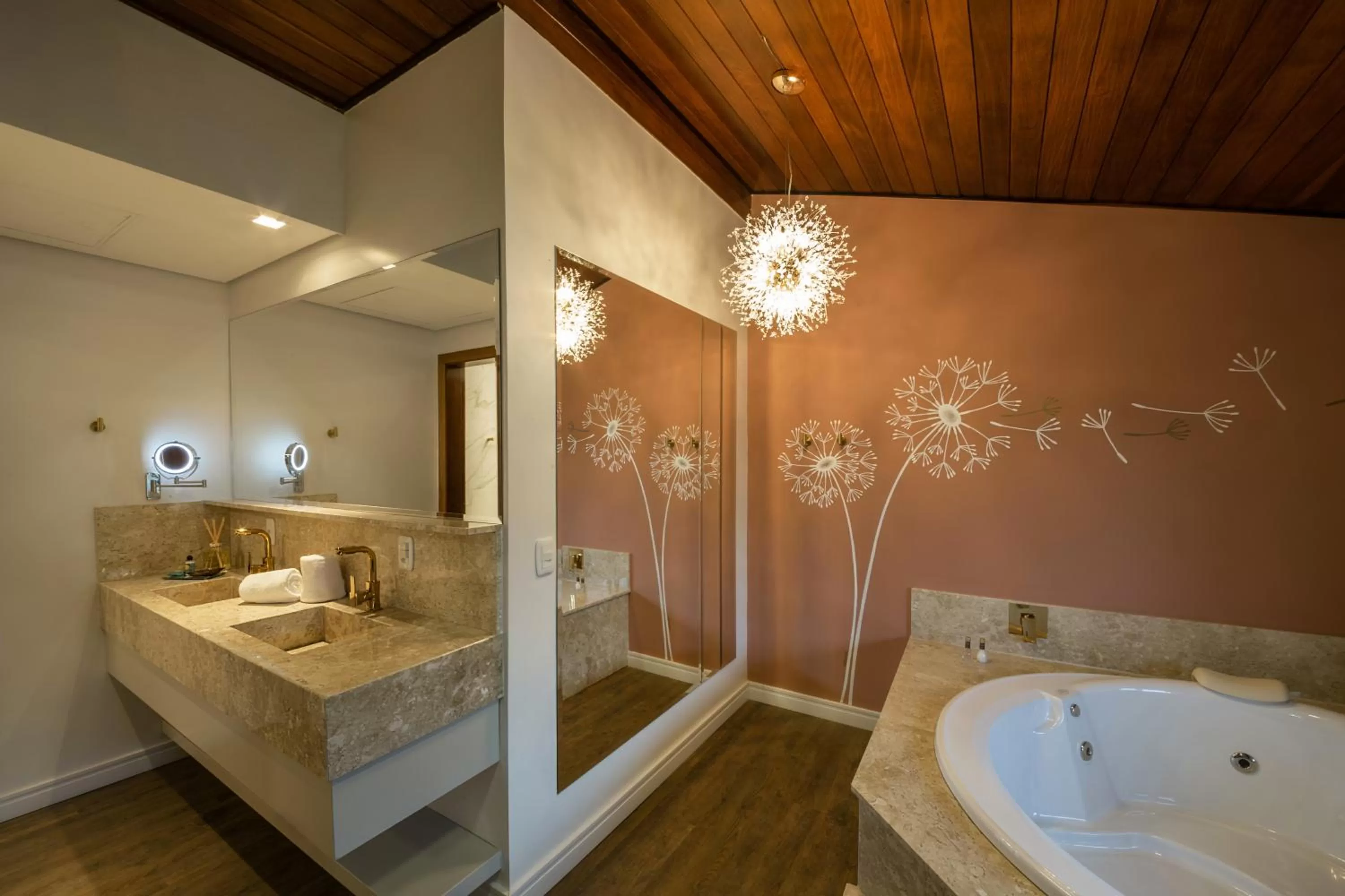 Hot Tub in Blumen Hotel Boutique