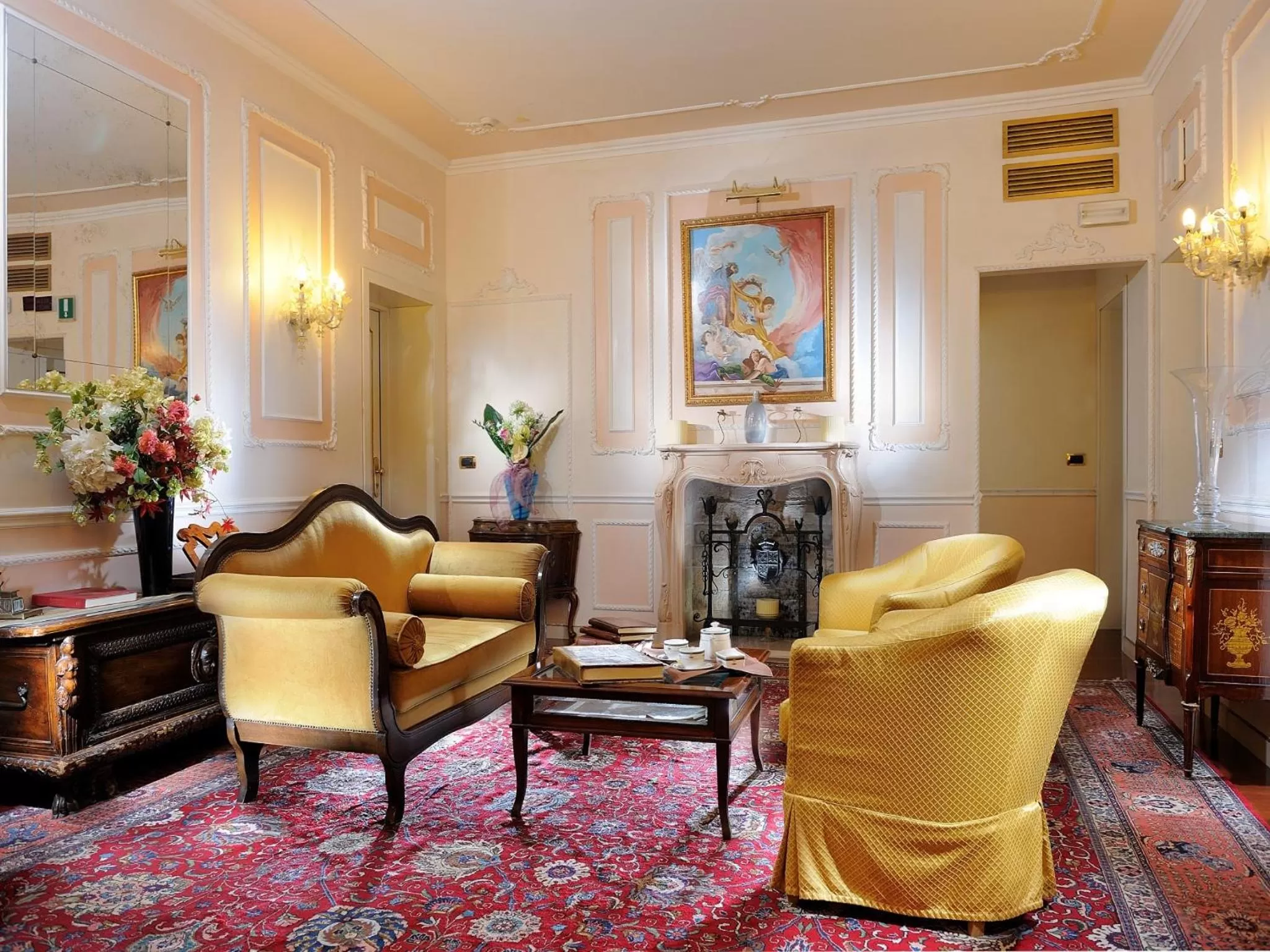 Communal lounge/ TV room in Hotel Ca' dei Conti