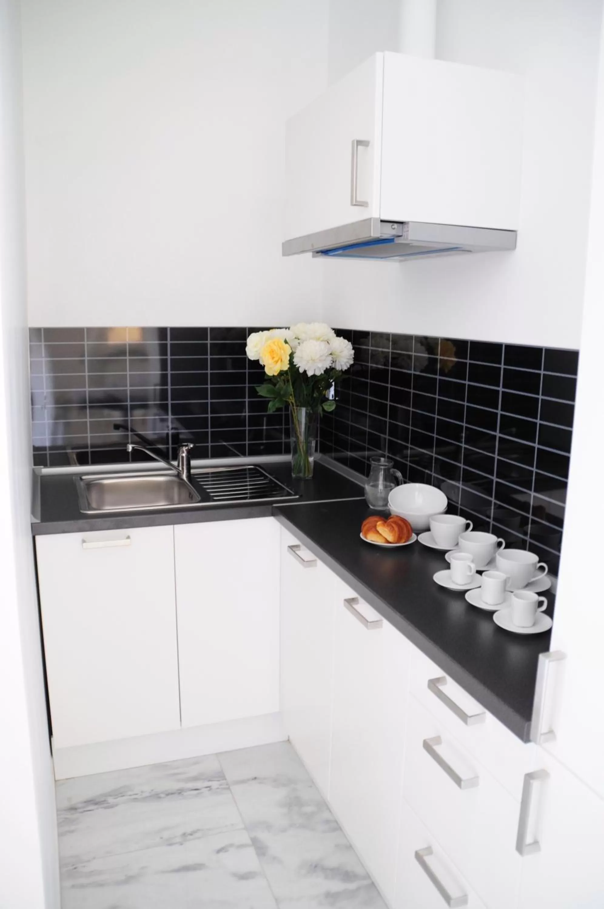 Food and drinks in Little Rhome Suites