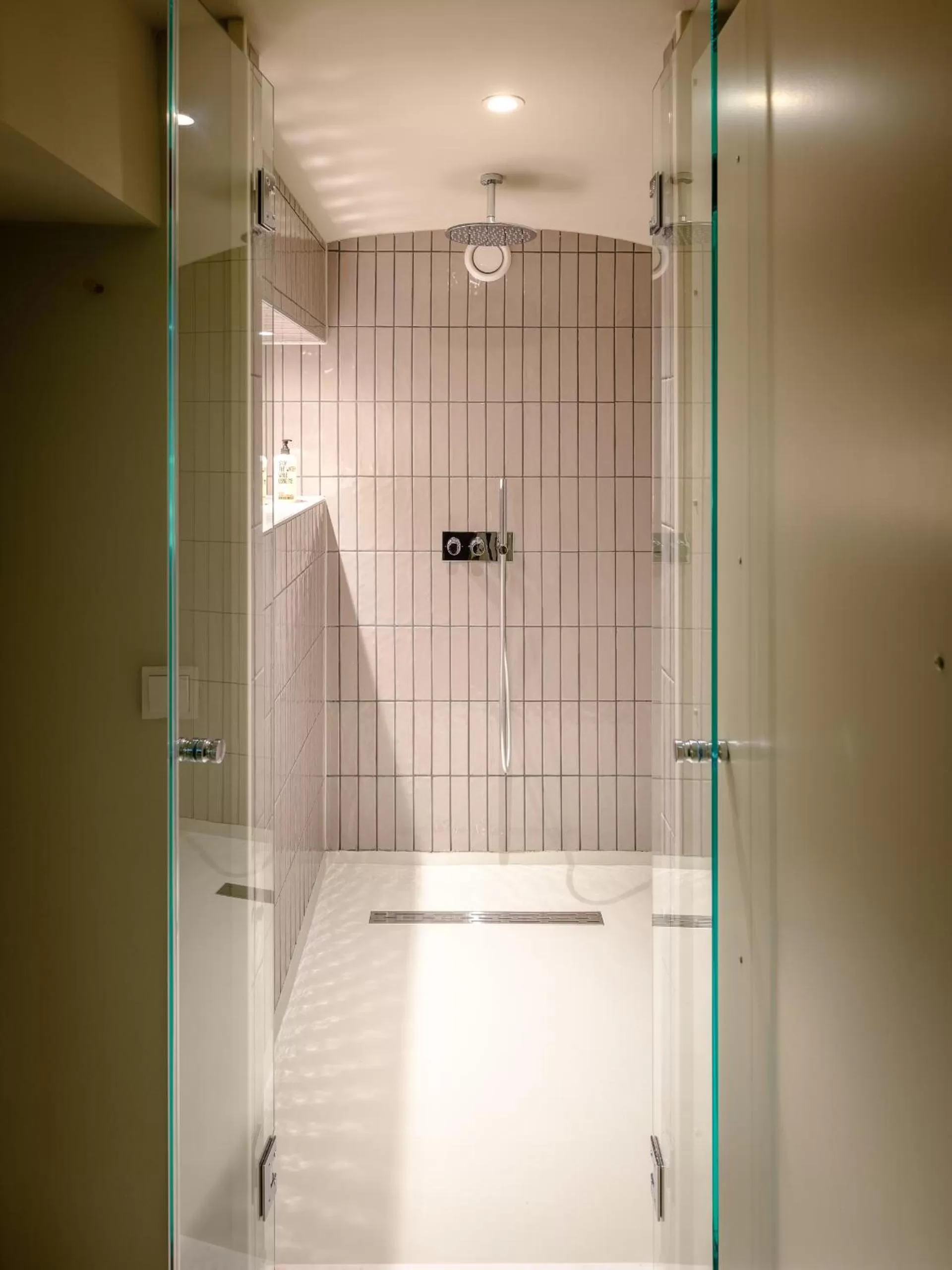 Shower in FINCH Boutique Hotel, downtown