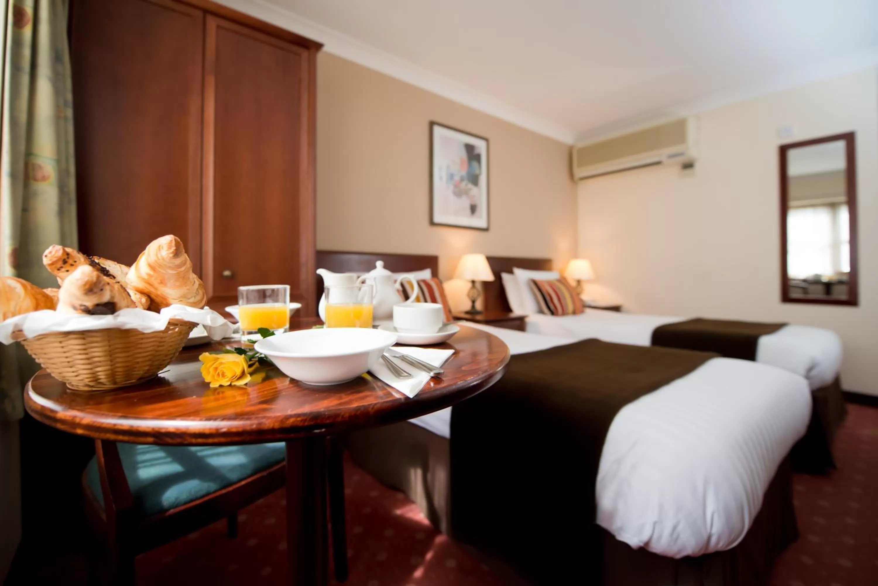 Bedroom, Bed in Ellington Lodge at The Concorde