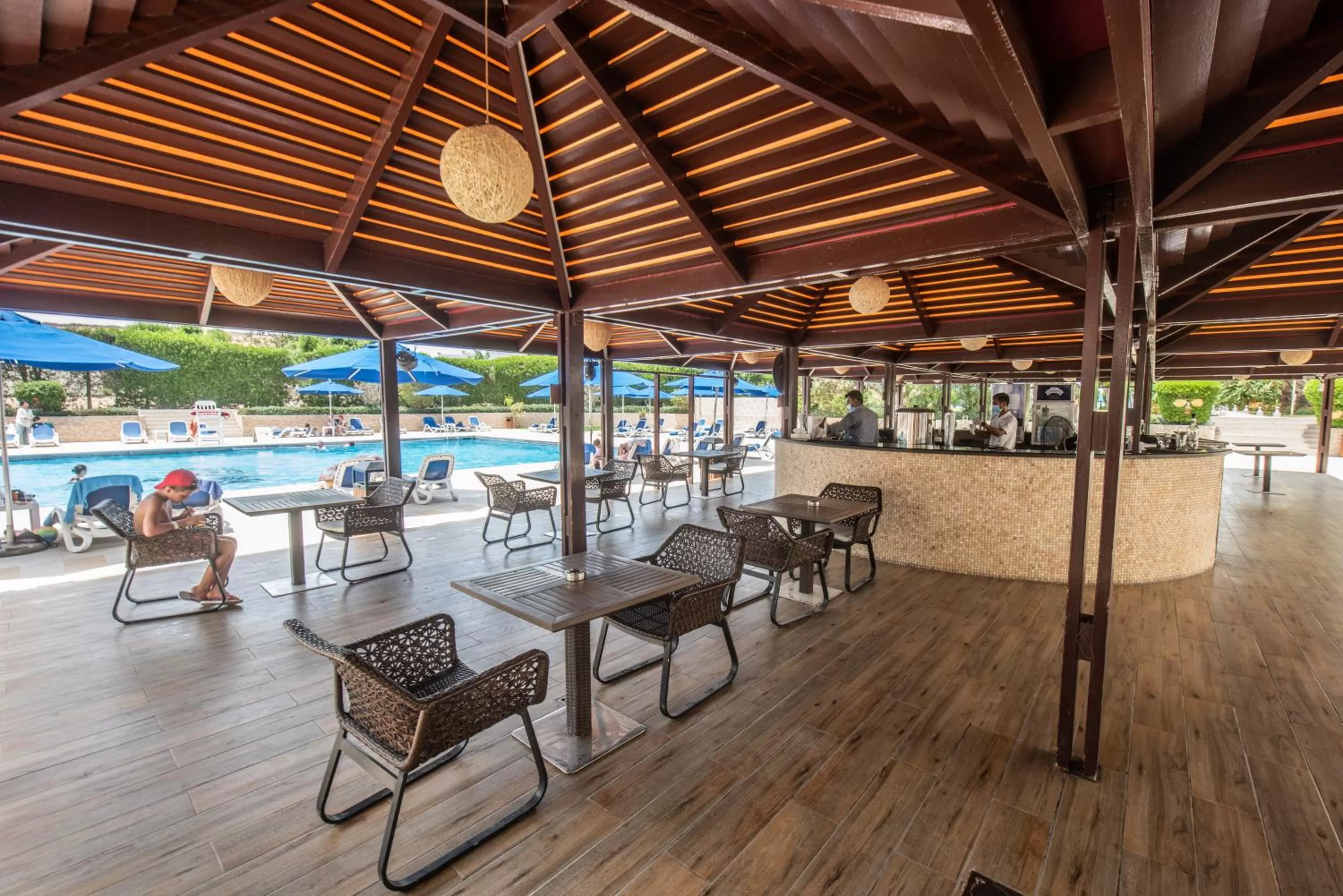 Restaurant/places to eat in BM Beach Hotel