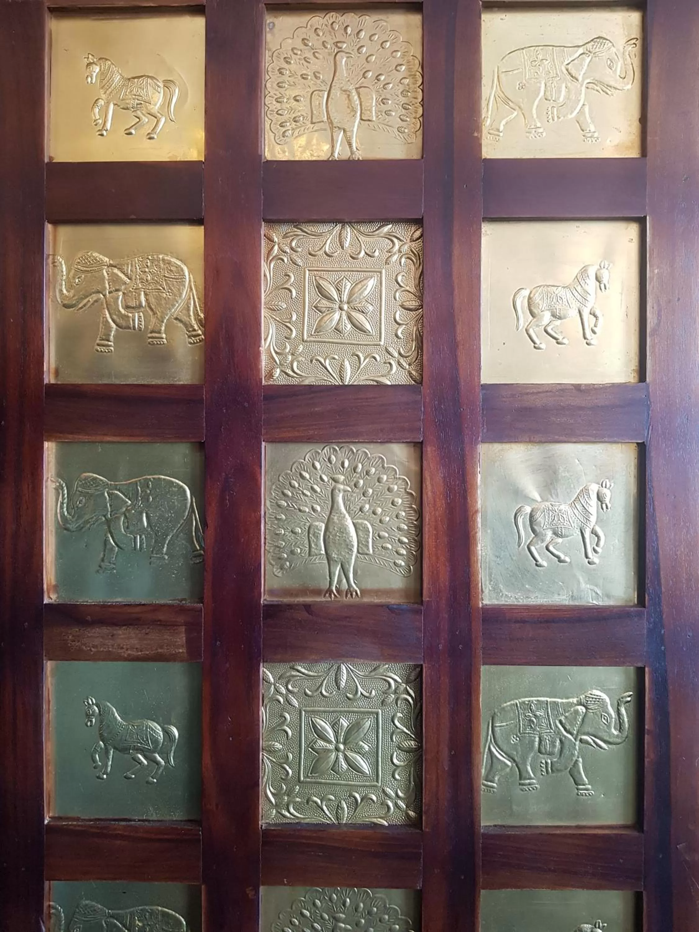 Restaurant/places to eat in Hotel Silverine