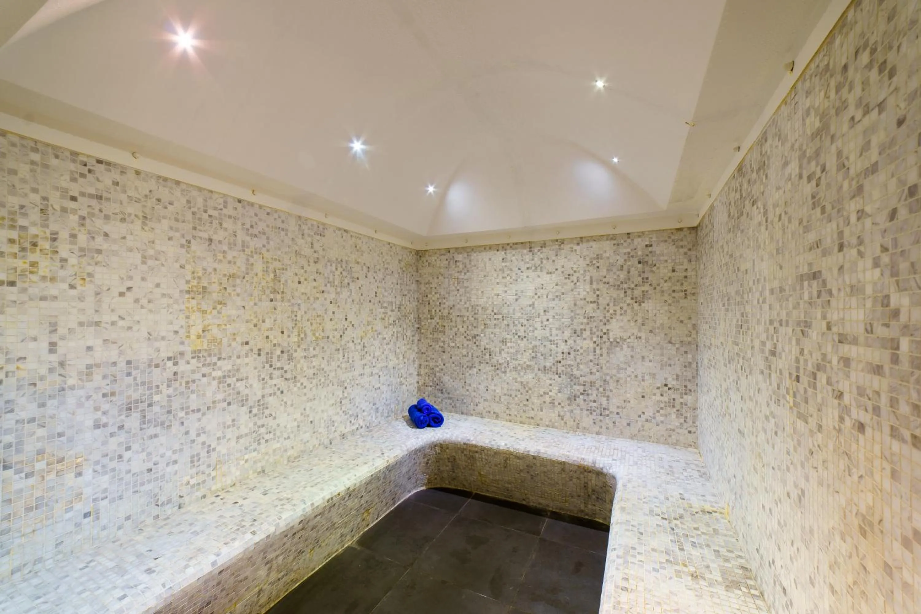 Massage in Levatio Hotel Muscat