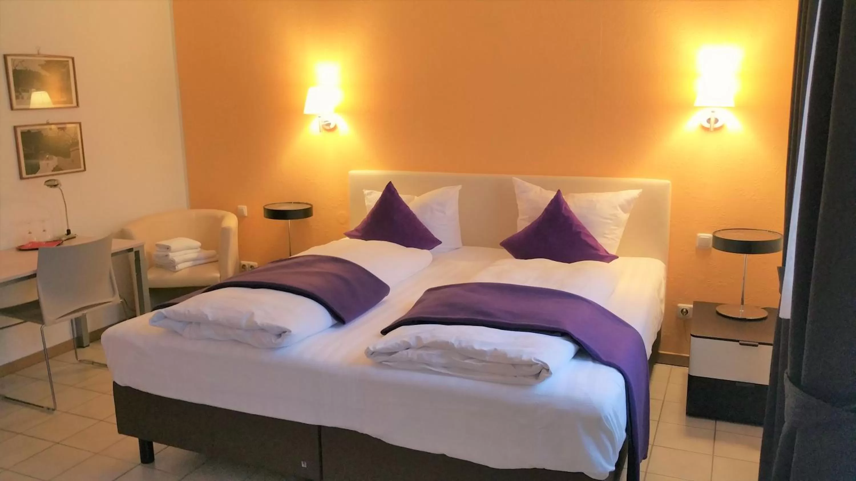 Photo of the whole room, Bed in Hotel Rath