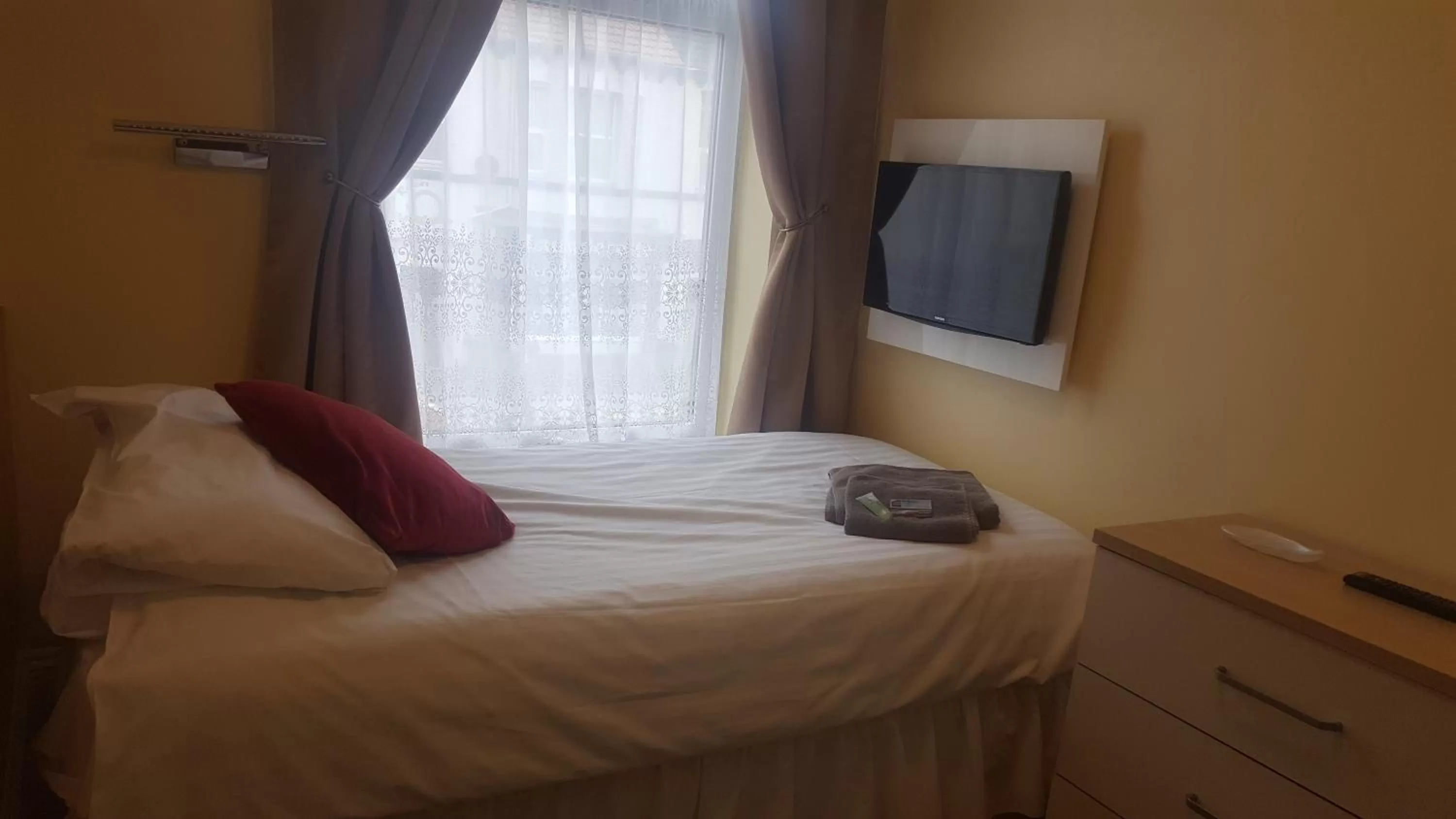 Bed in The Beacon Hotel