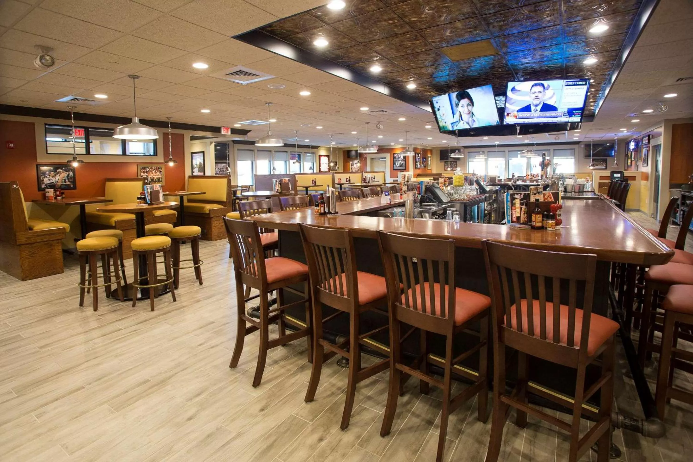 Restaurant/places to eat in Clarion Inn Nashua