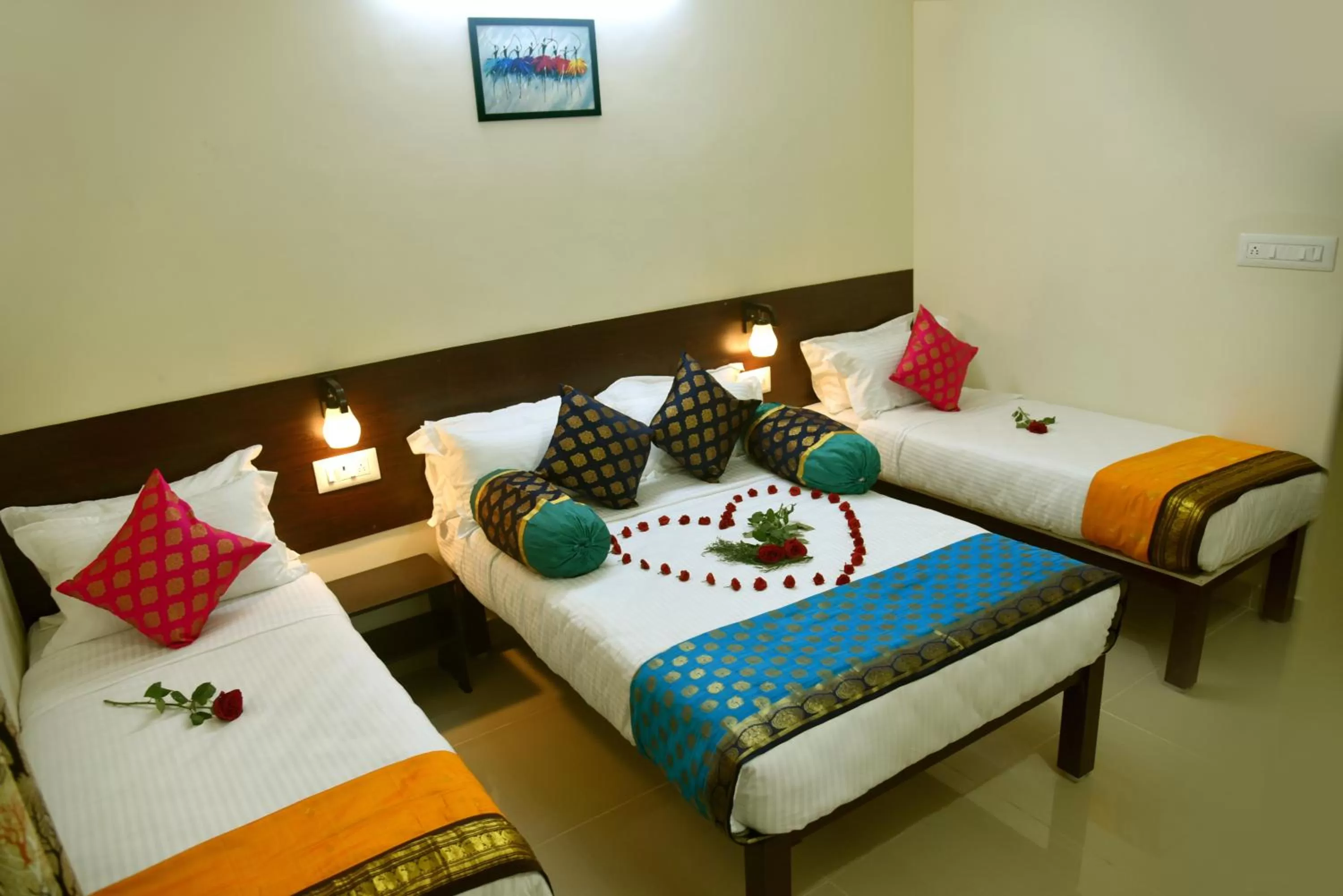 Photo of the whole room, Bed in Kumbakonam Inn Hotels - Kumbakonam Inn Stay