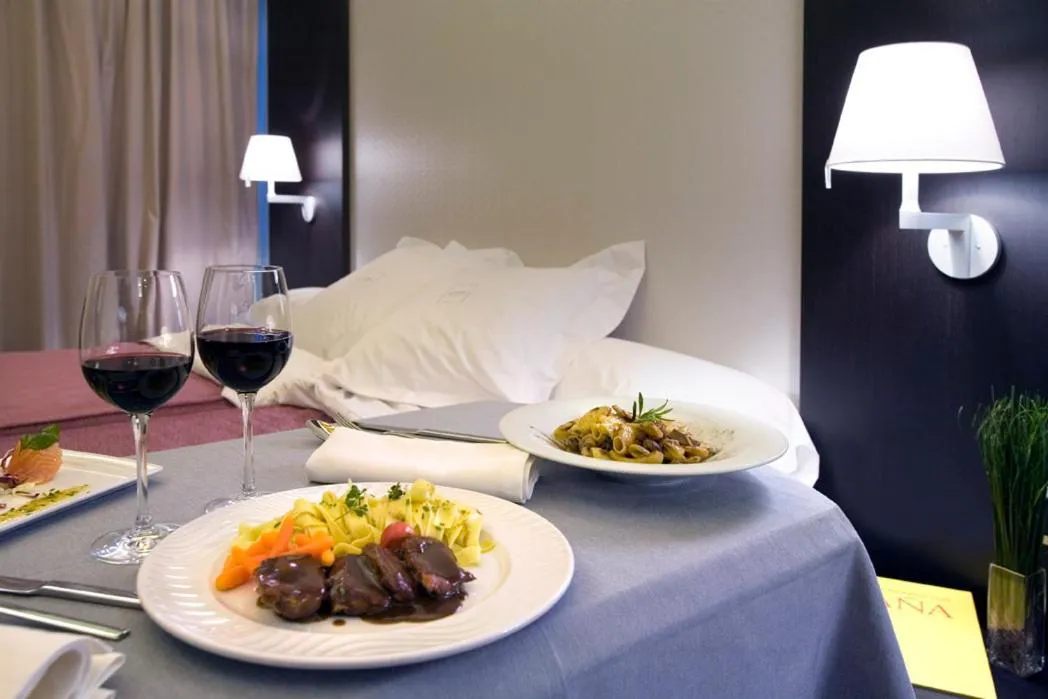 Restaurant/places to eat in Hotel El Raset