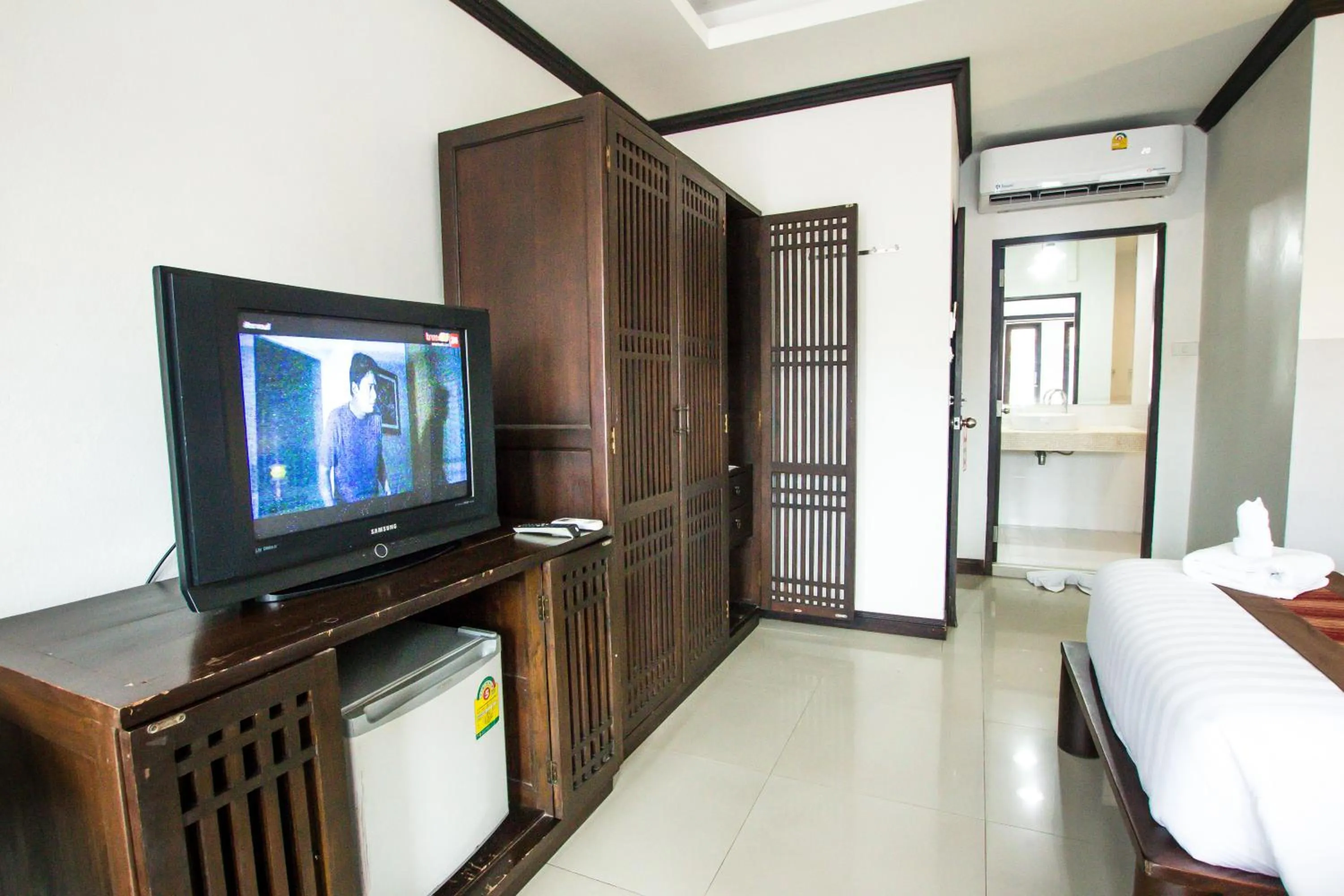 TV and multimedia, Bed in Queen Boutique Hotel Chaweng
