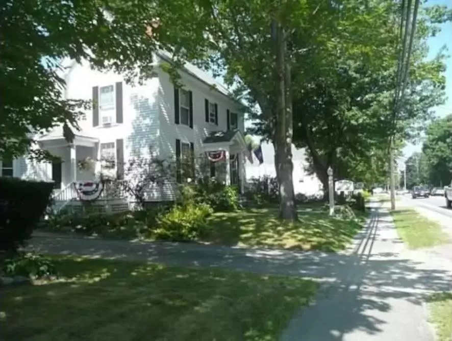 Property Building in Topsides Bed & Breakfast