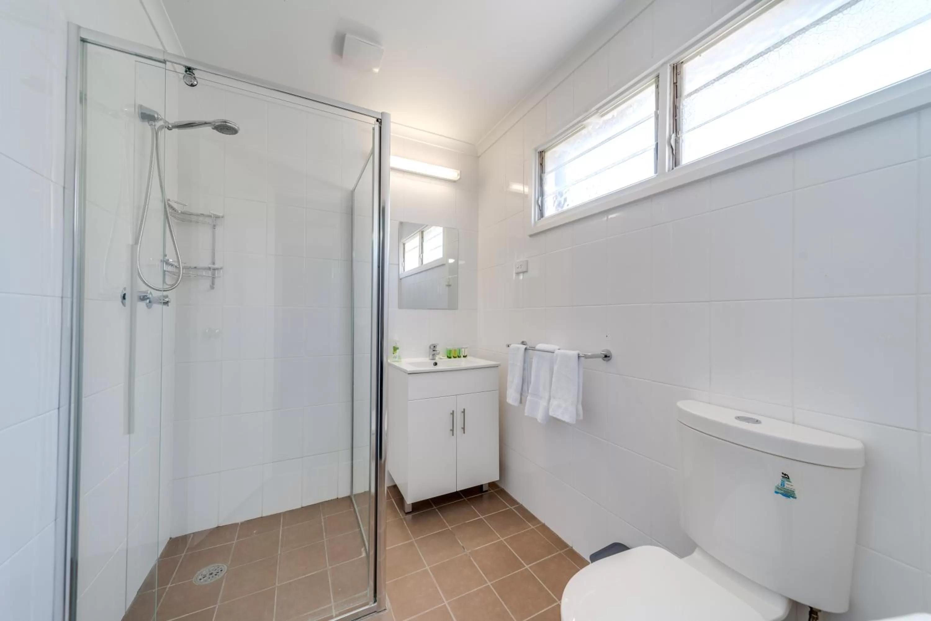 Shower in Black Sheep Motel Goulburn