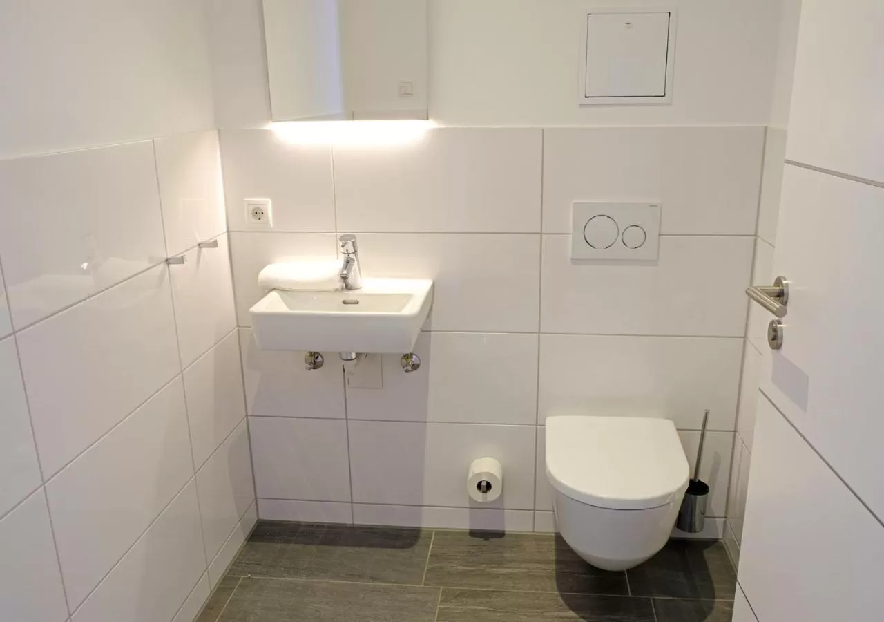 Toilet in Hotel Bayerischer Hof