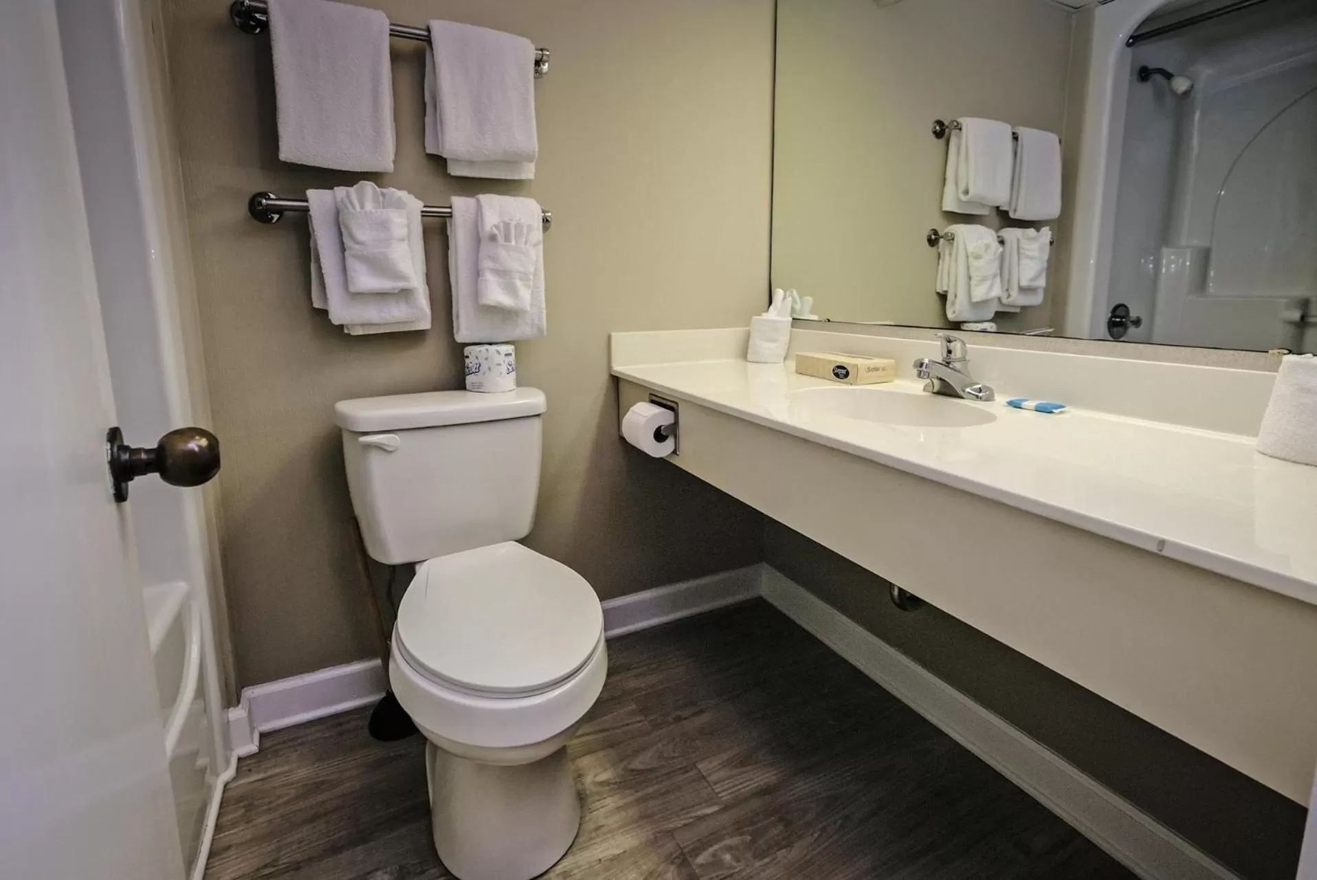 Bathroom in Litchfield Beach & Golf Resort