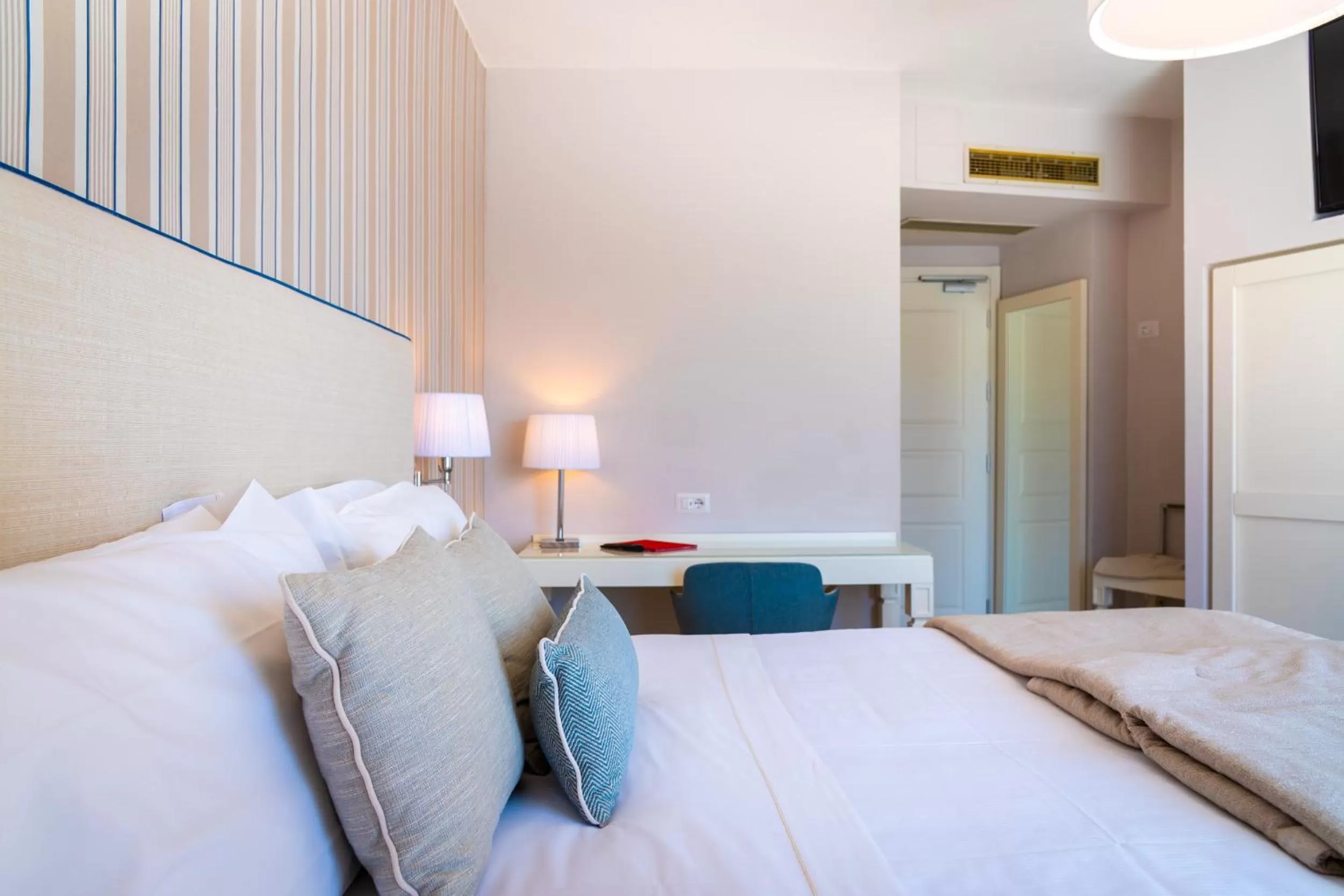 Photo of the whole room, Bed in Hotel Plaza