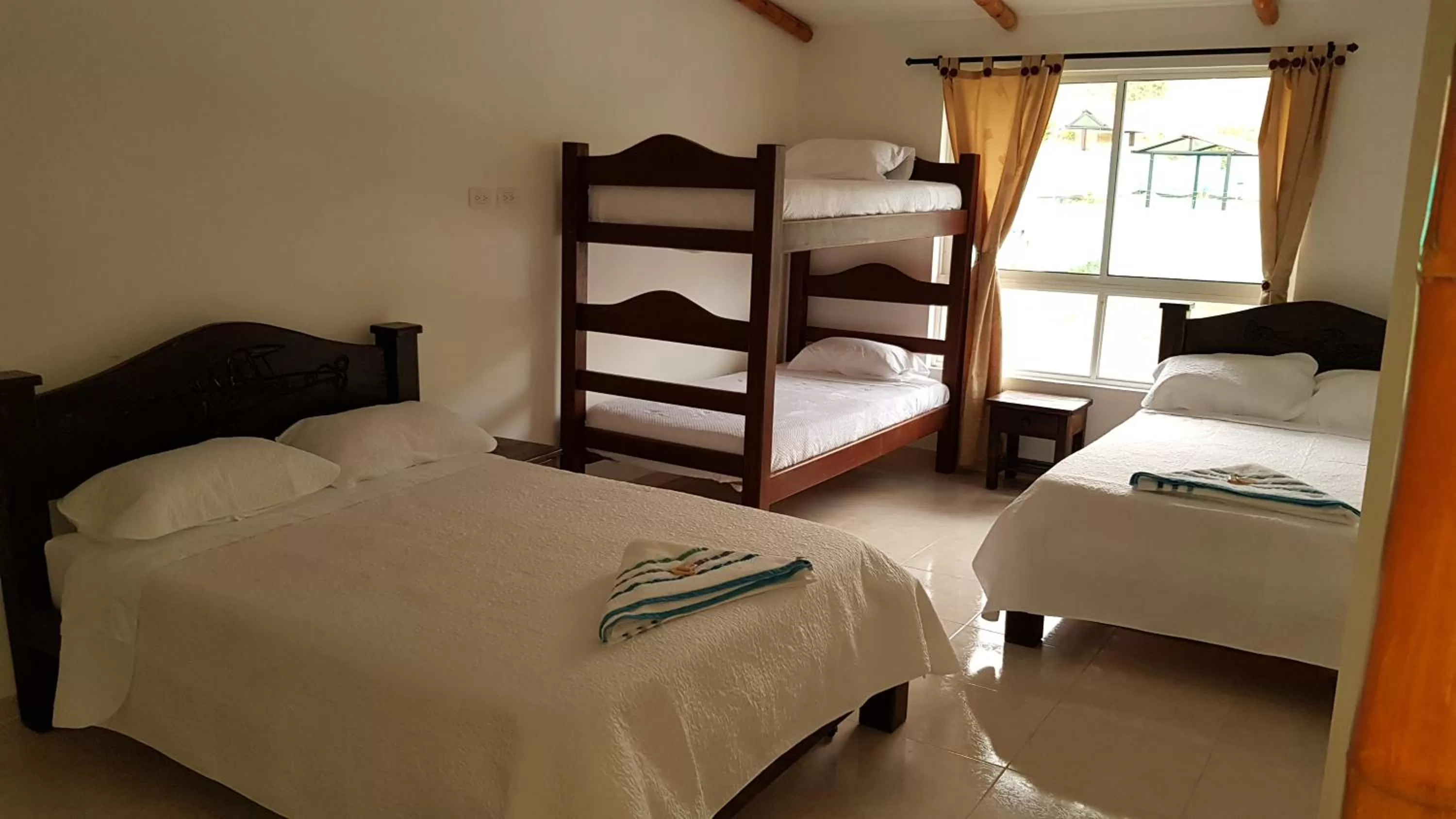 Bed in Dedalos Fly House