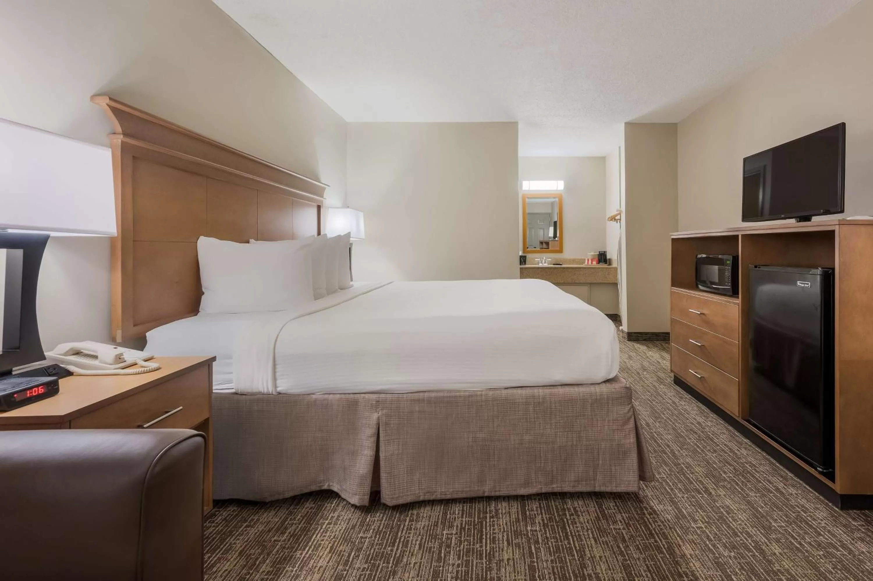 Bedroom, Bed in Best Western University Inn